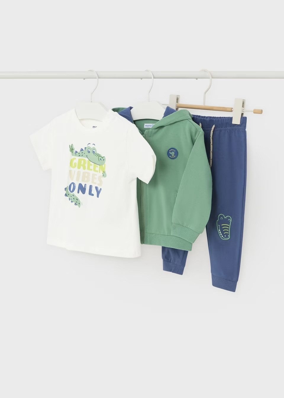 Mayoral Shirt, Hose & Jäckchen Set 3-teilig Jogginganzug interaktiv Baby(184555)