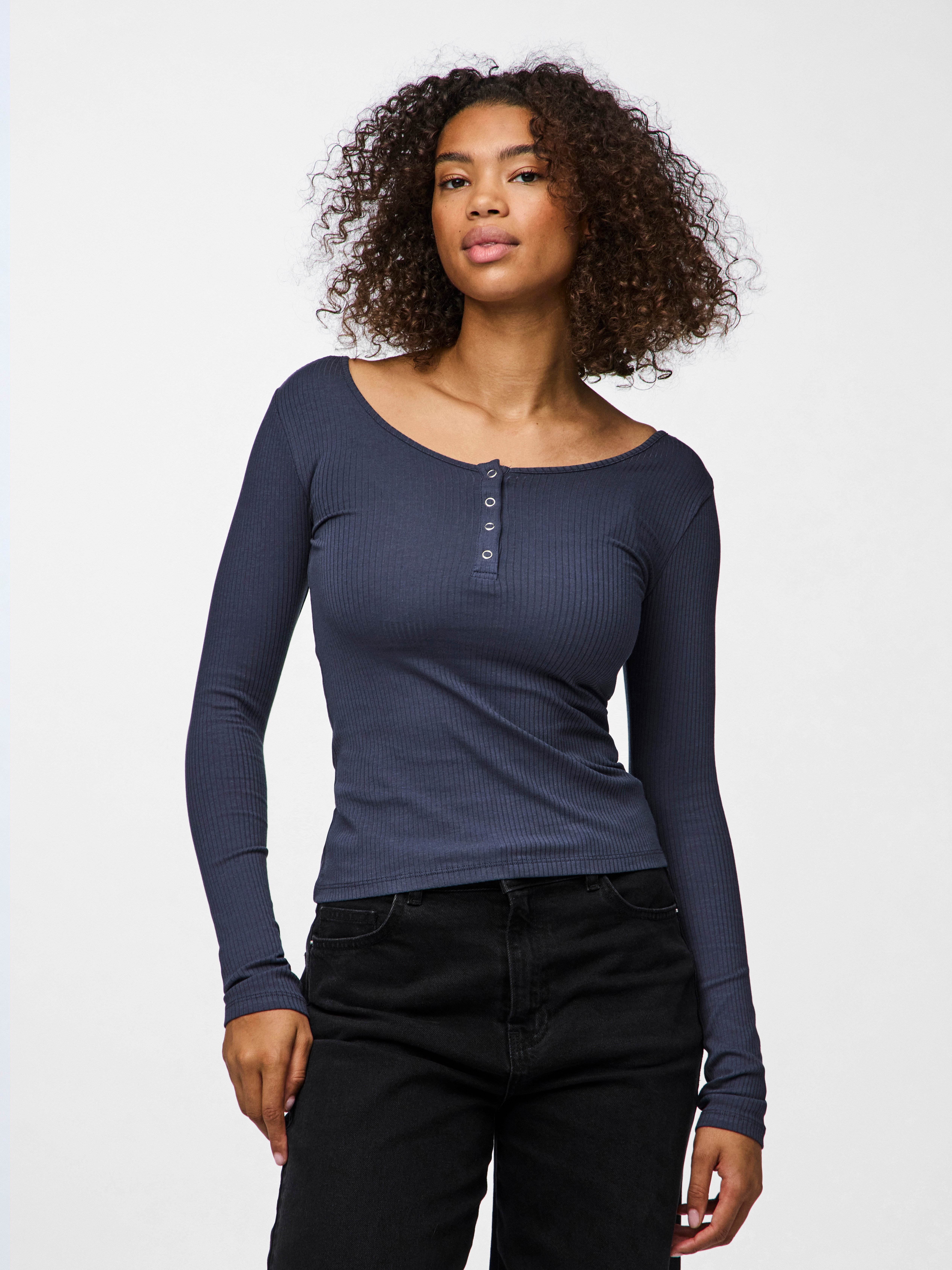 pieces Langarmshirt PCKITTE LS TOP NOOS BC Baumwollmischung, slim fit