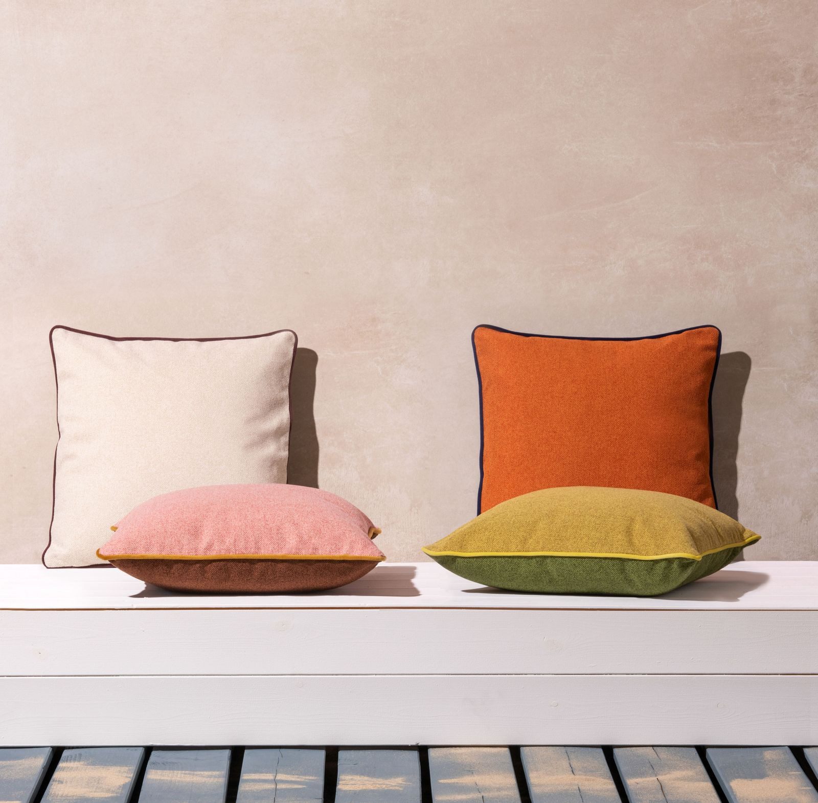 Remember Dekokissen, Remember Kissen Blueberry mit Samt Paspel