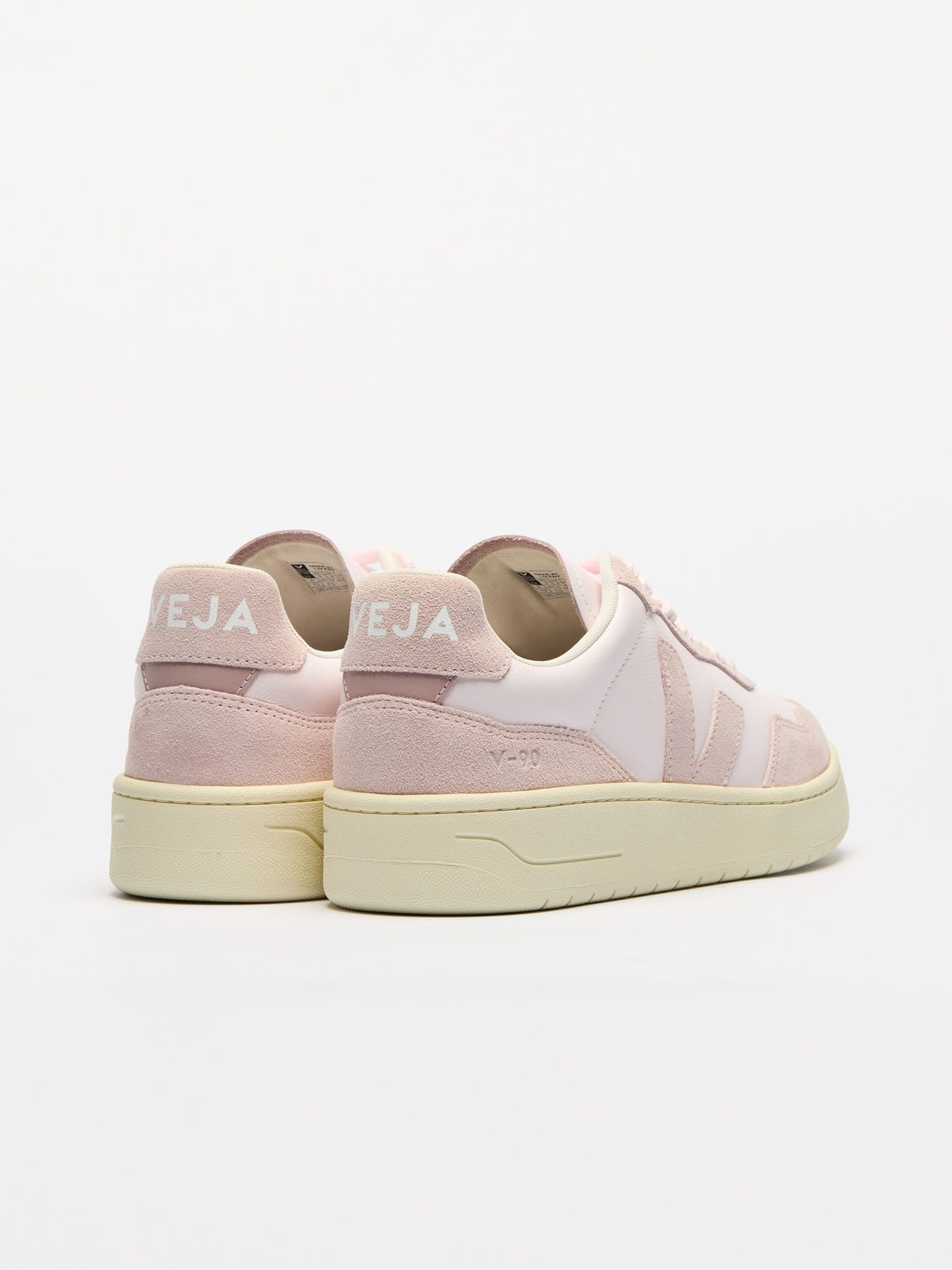 VEJA V-90 Sneaker