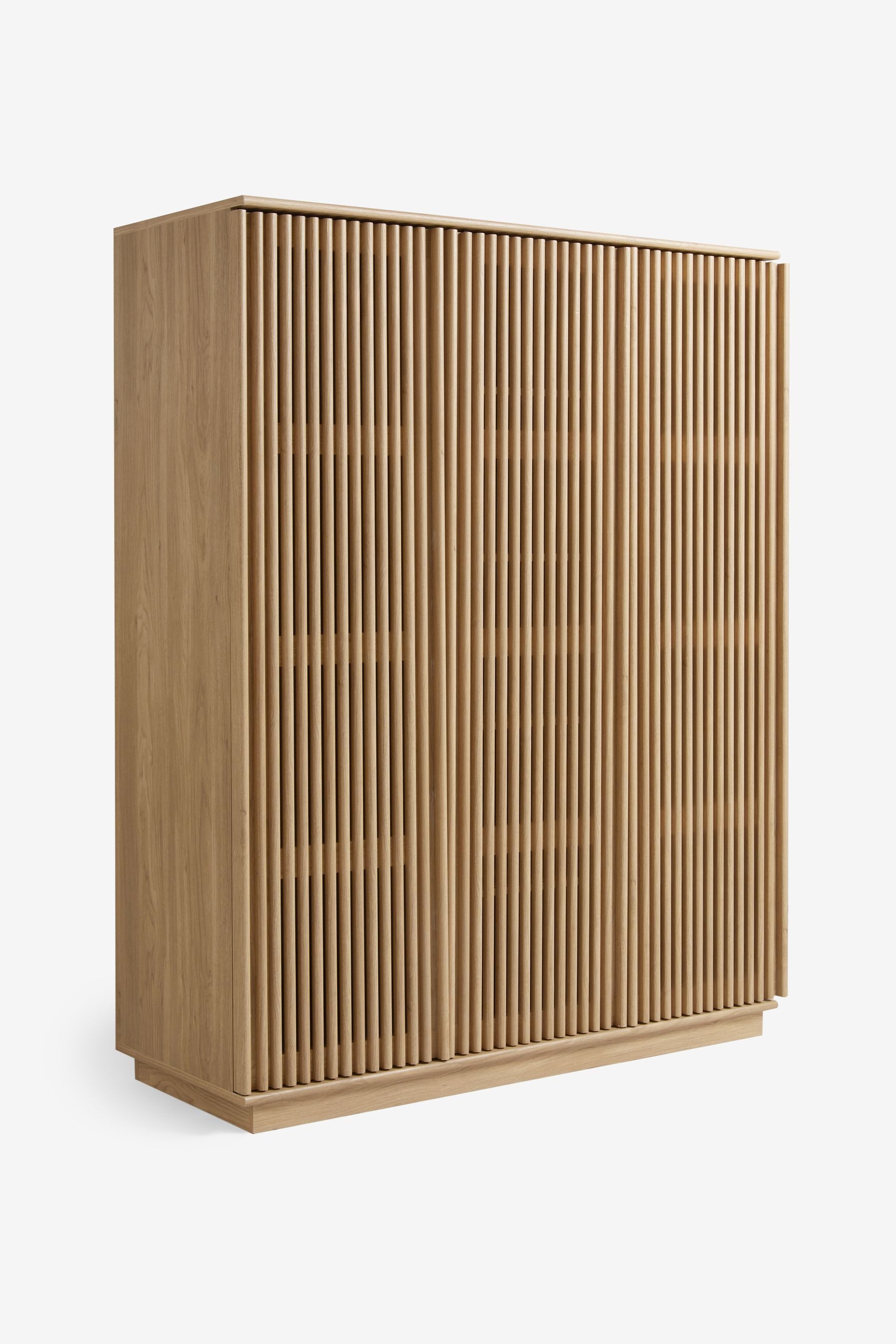 MADE Kleiderschrank MADE.COM Tulma Dreitüriger Kleiderschrank (1-St)