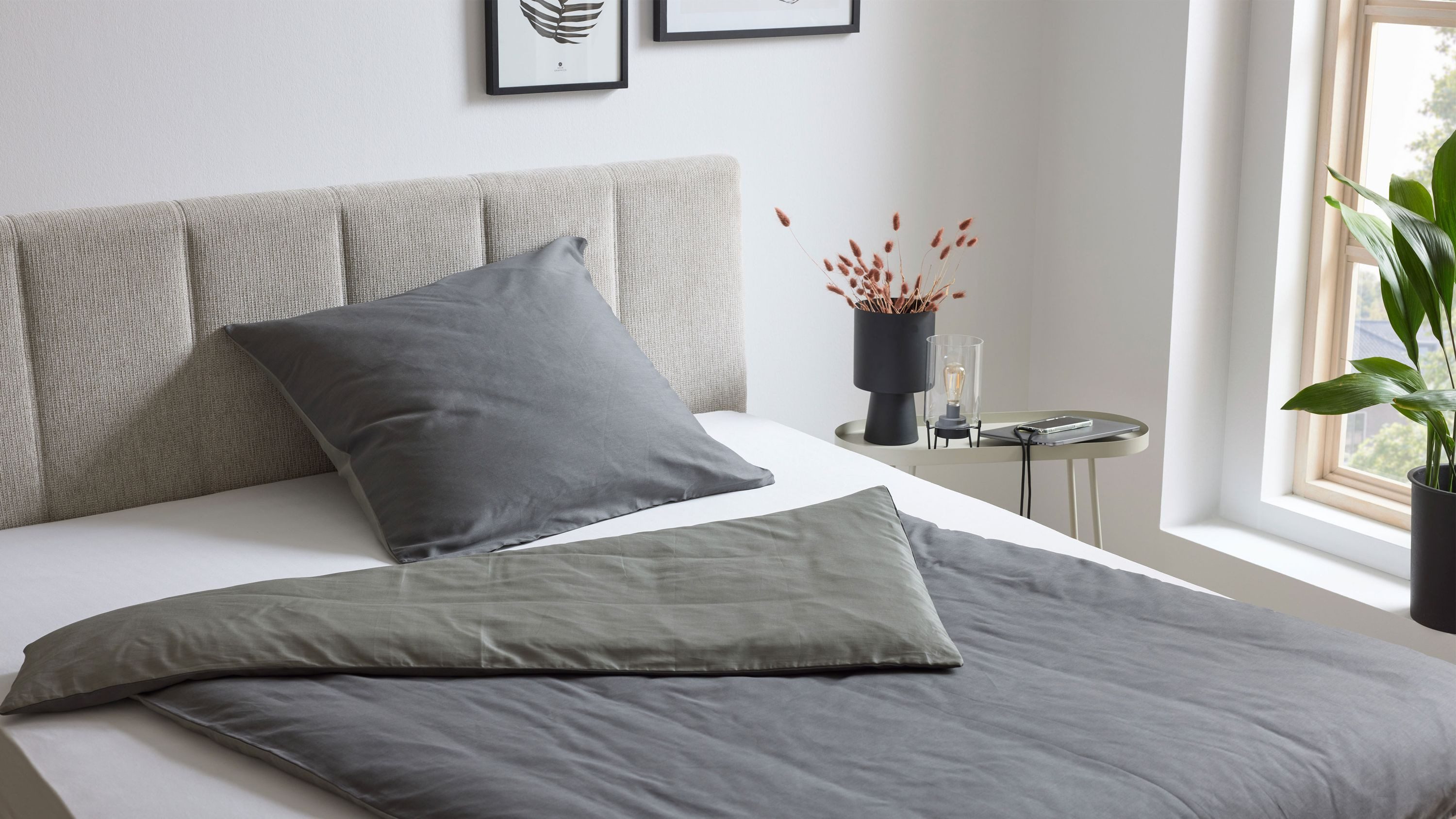 Stöckel & Grimmler Jugendbettwäsche STOECKEL & GRIMMLER Bettwäsche Baumwollsatin 135 x 200 cm dunkelgrau, 100% Baumwolle