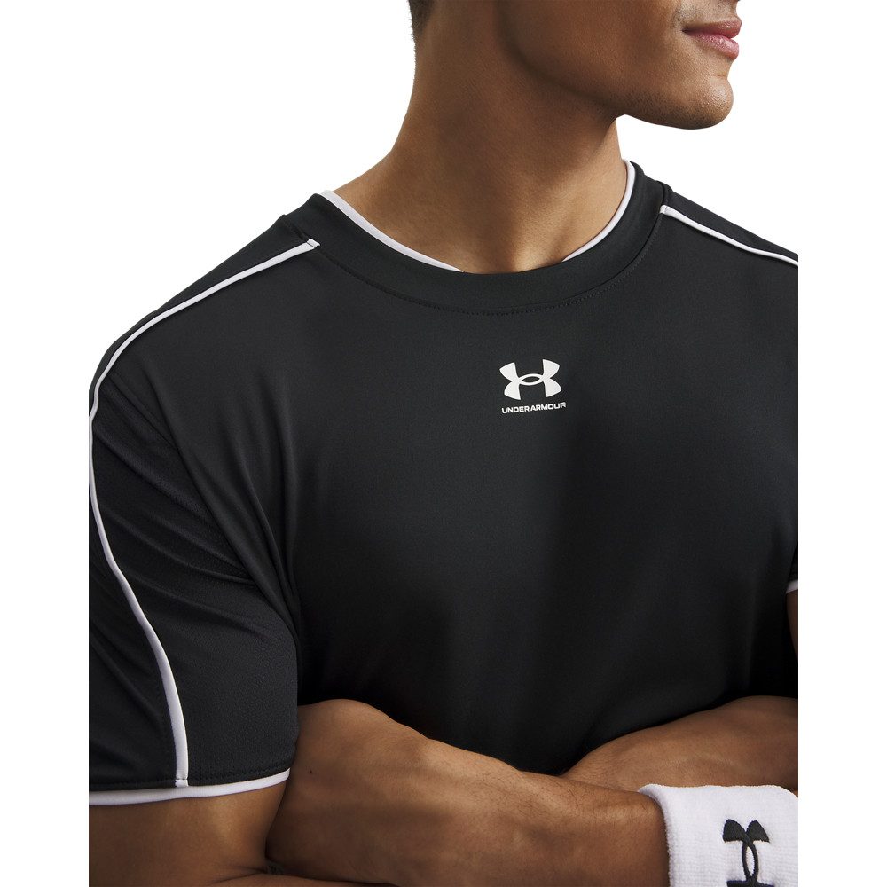 Under Armour® Trainingsshirt UA M CHALLENGER TRAIN SS kurze Ärmel, mit atmungsaktiven Mesh-Einsätzen, geruchsregulierend