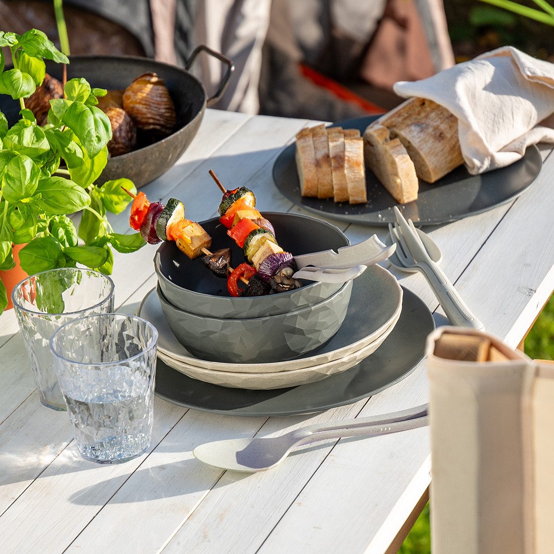 KOZIOL Geschirr-Set CLUB SET SKAGEN (10-tlg), 2 Personen, Kunststoff, spülmaschinengeeignet, melaminfrei, CO² neutrale Produktion