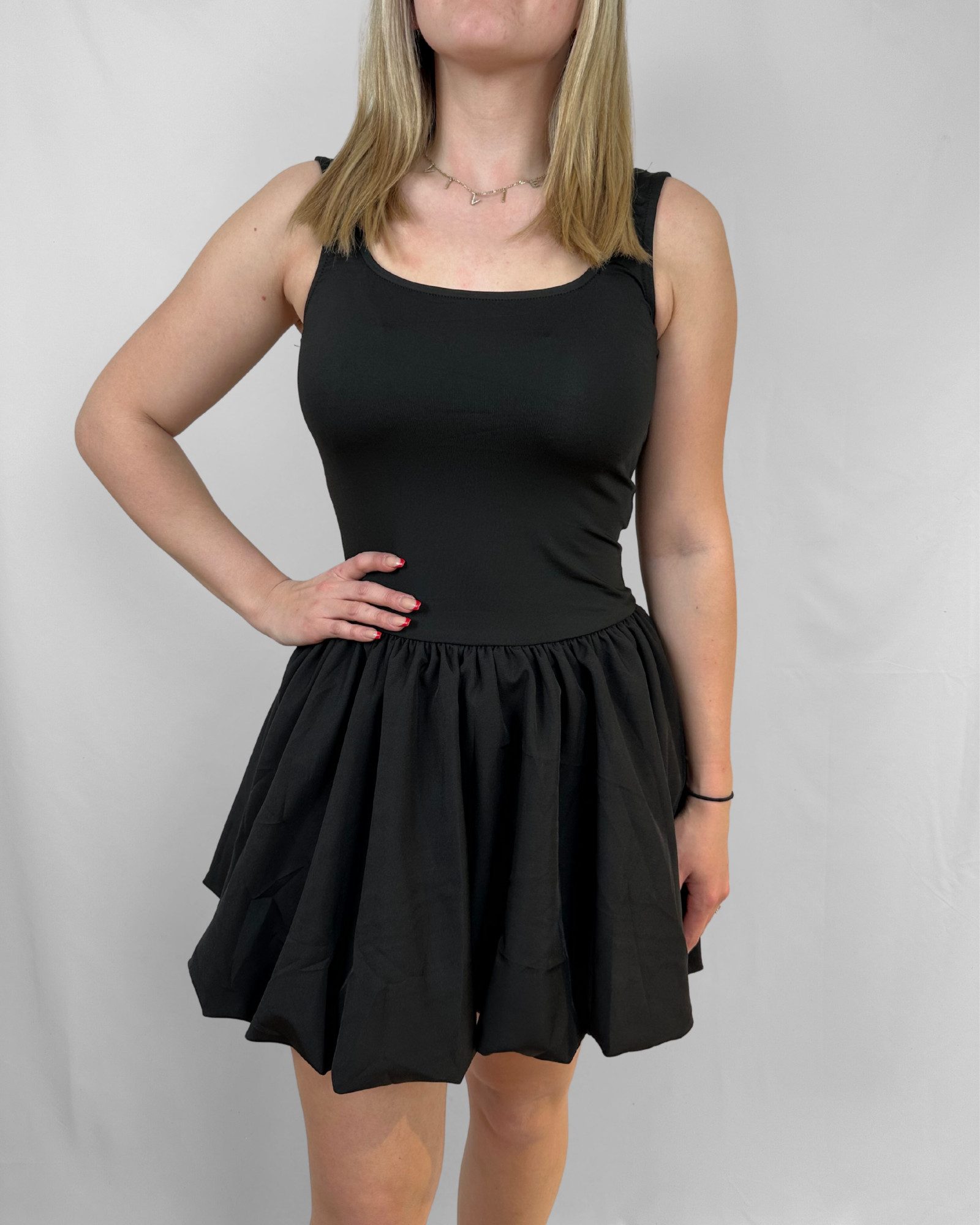 ITALY VIBES Minikleid OLINDA - elegantes Minikleid mit einem figurbetonten Oberteil