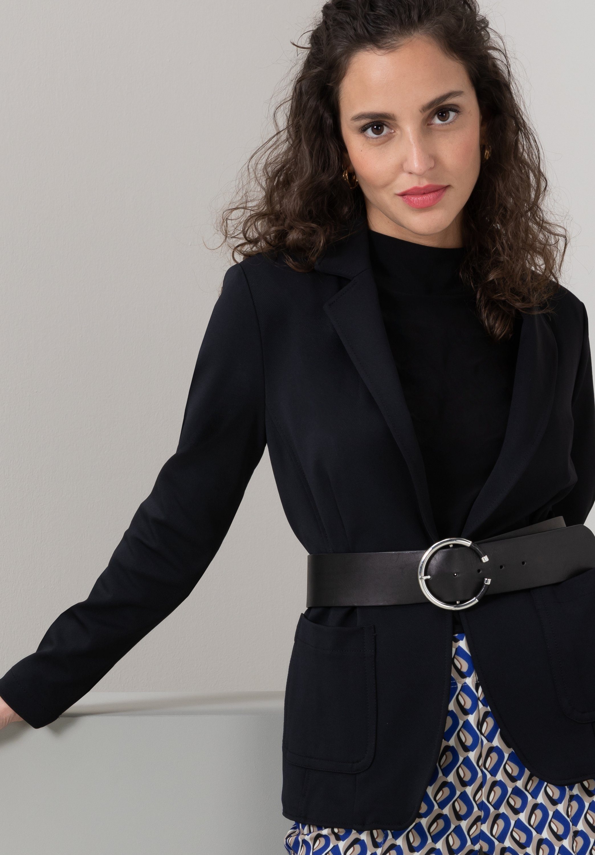 bianca black cleanen SVENJA Look elastischem Jackenblazer Material im aus