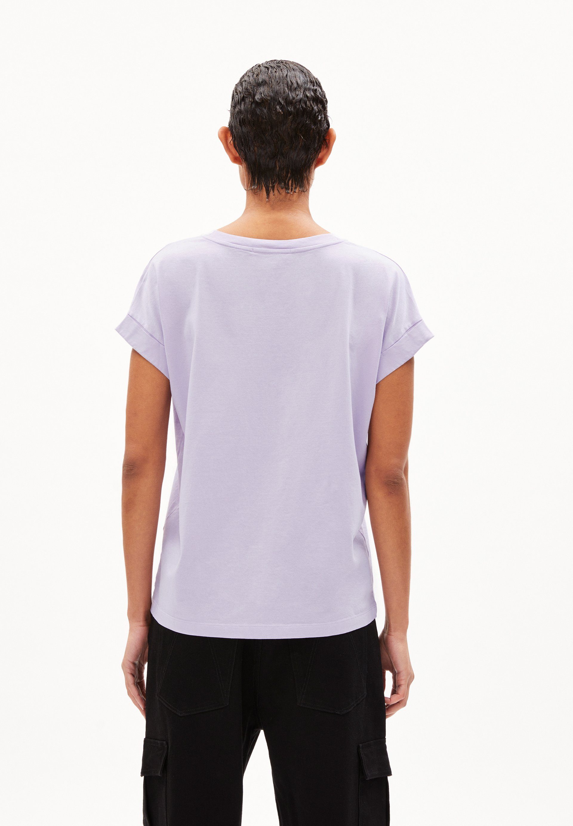 Details T-Shirt IDAARA Loose Keine Armedangels Bio-Baumwolle Damen Fit lavender aus T-Shirt (1-tlg) light
