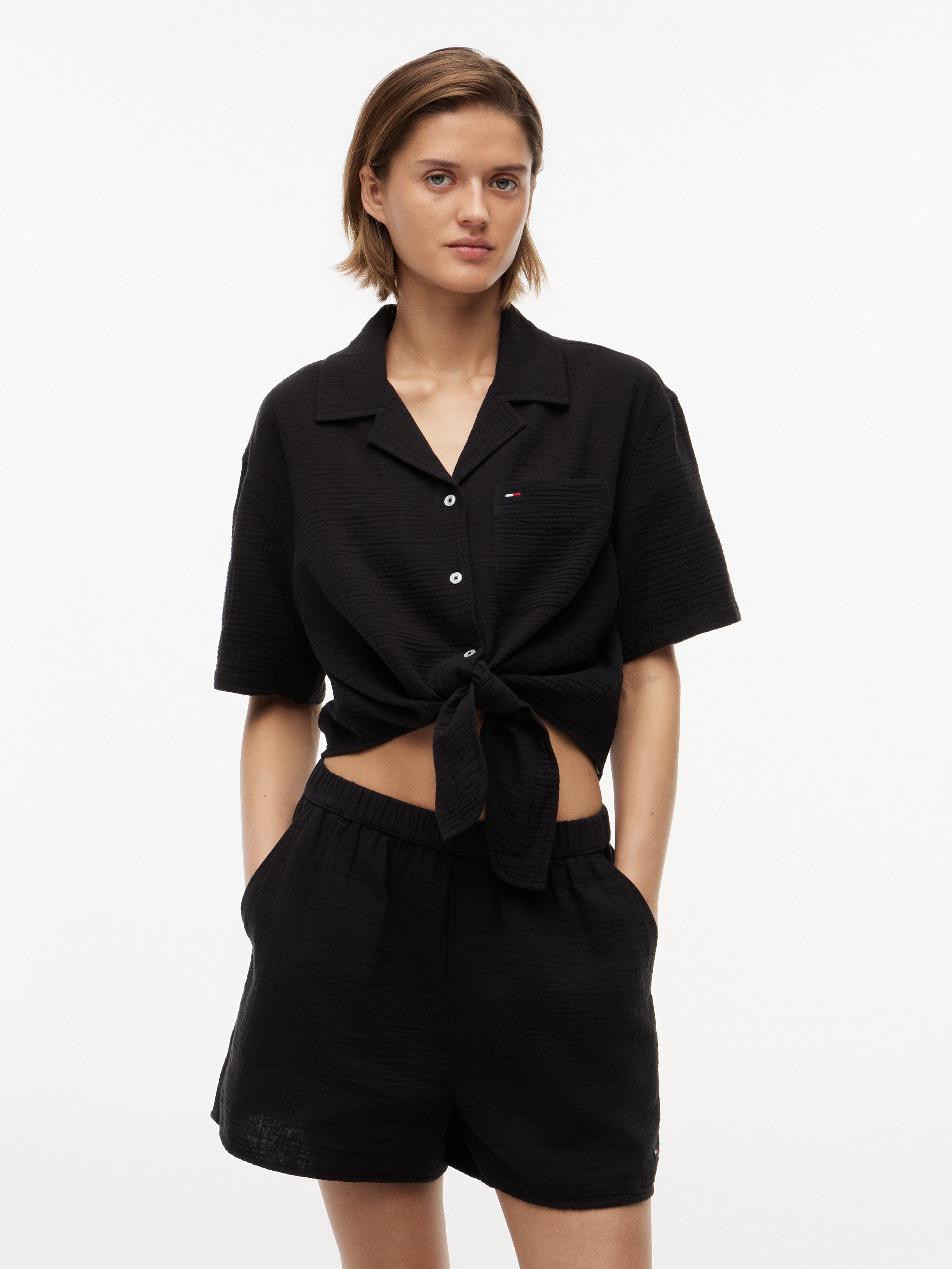 Tommy Jeans Kurzarmbluse TJW TEXTURED TIE FRONT SS SHIRT Baumwolle, Brusttasche, Saum zum Knoten