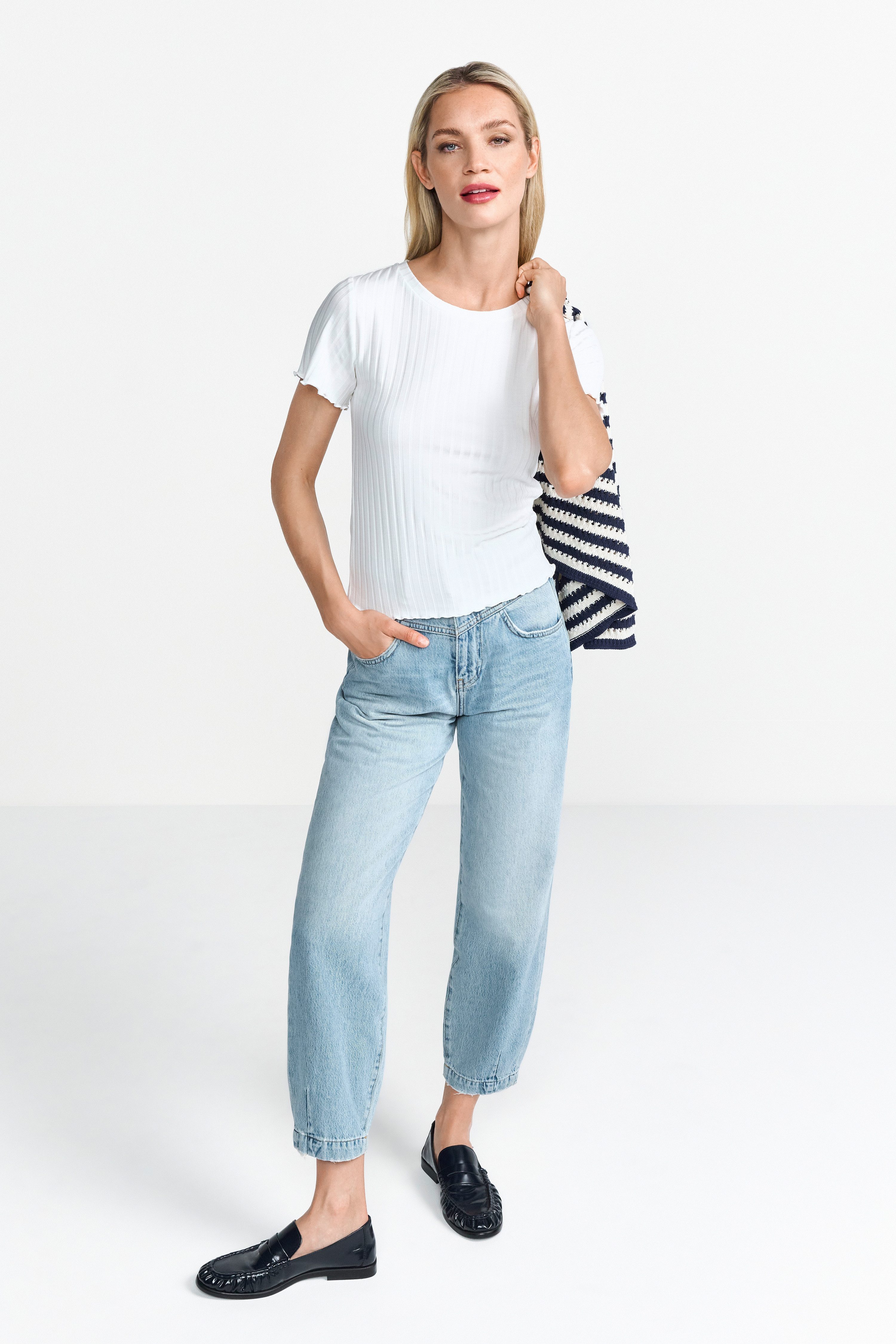 RICHROYAL Kurzarmshirt Mit gewelltem Saum an Rumpf und Ärmeln – Bild 3 von 5
