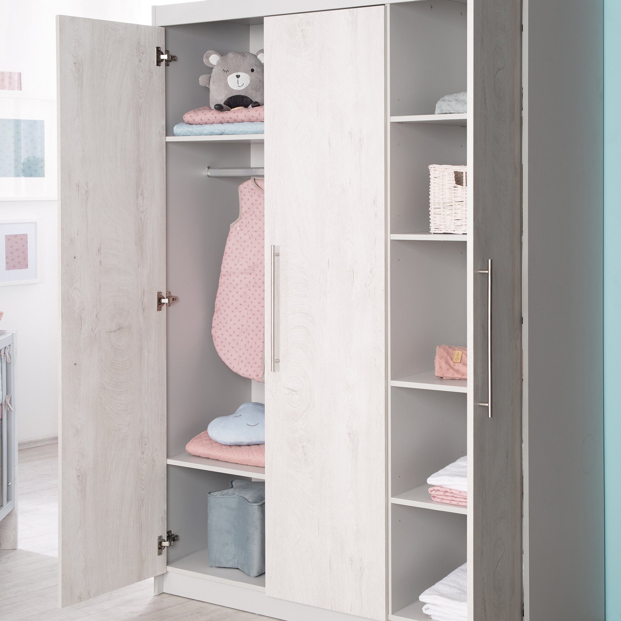 roba® Kleiderschrank Maren 2 - Schrank 3-türig für Kinderzimmer - Metallgriffe - Lichtgrau / Dekor