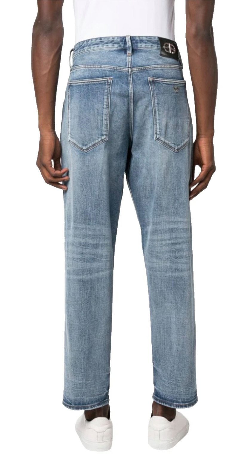 Emporio Armani 5-Pocket-Jeans Denim Hose Loose Fit Used Look Metall-Adlerlogo und Lederpatch mit EA-Metalllogo