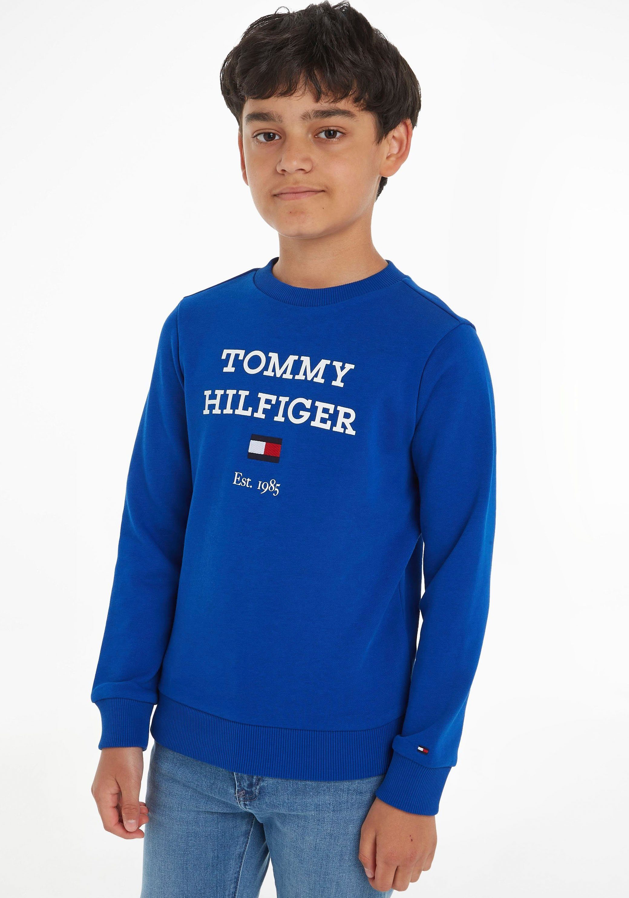 Tommy Sweatshirt großem Hilfiger fit geripptem SWEATSHIRT mit LOGO Regular TH Logo, mit Rundhalsausschnitt