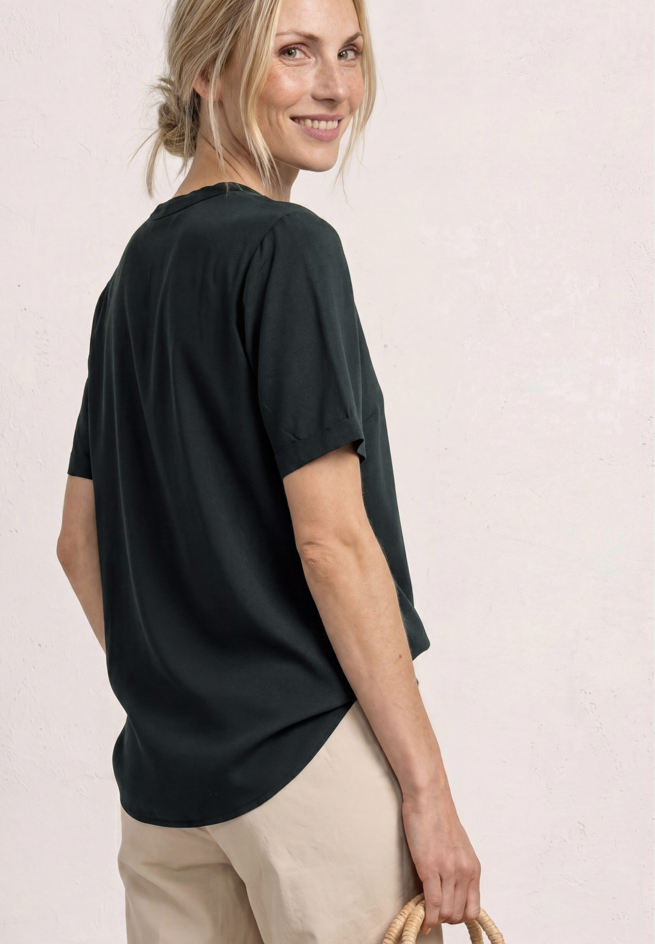 STREET ONE Kurzarmbluse Blusenshirt in Unifarbe mit Split Neck