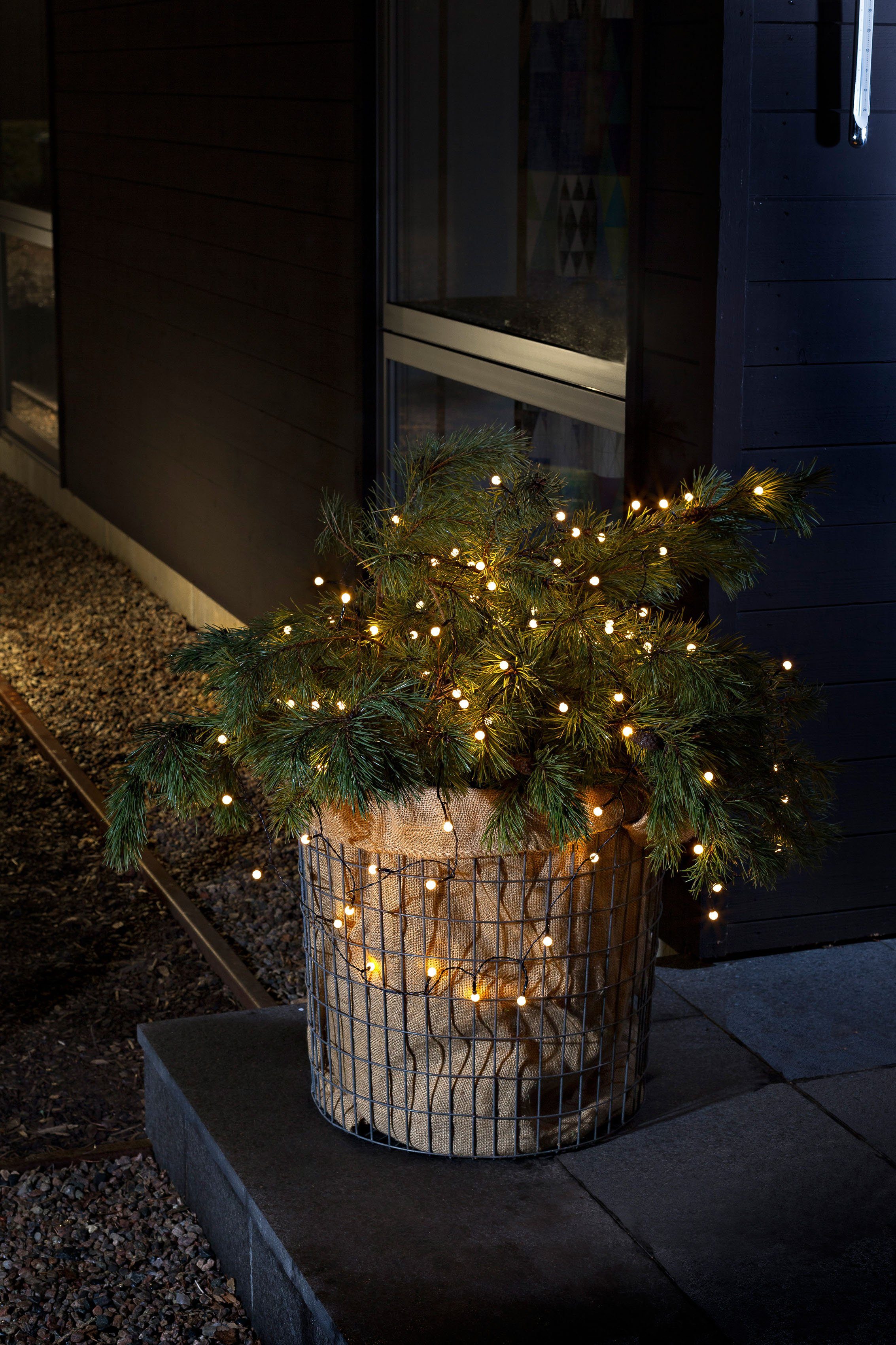 KONSTSMIDE LED-Lichterkette Weihnachtsdeko aussen, 80-flammig, LED  Globelichterkette, 80 warm weiße Dioden, Batteriebetriebener Artikel für  den Innen- und Außenbereich