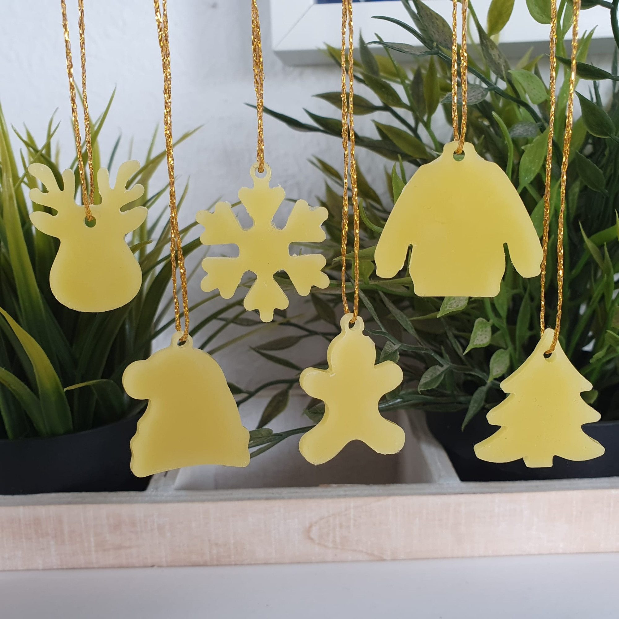Aspinaworld Christbaumschmuck Christbaumschmuck 6er Set Elch und Lebkuchen 3 cm natur – Umriss (6-tlg)