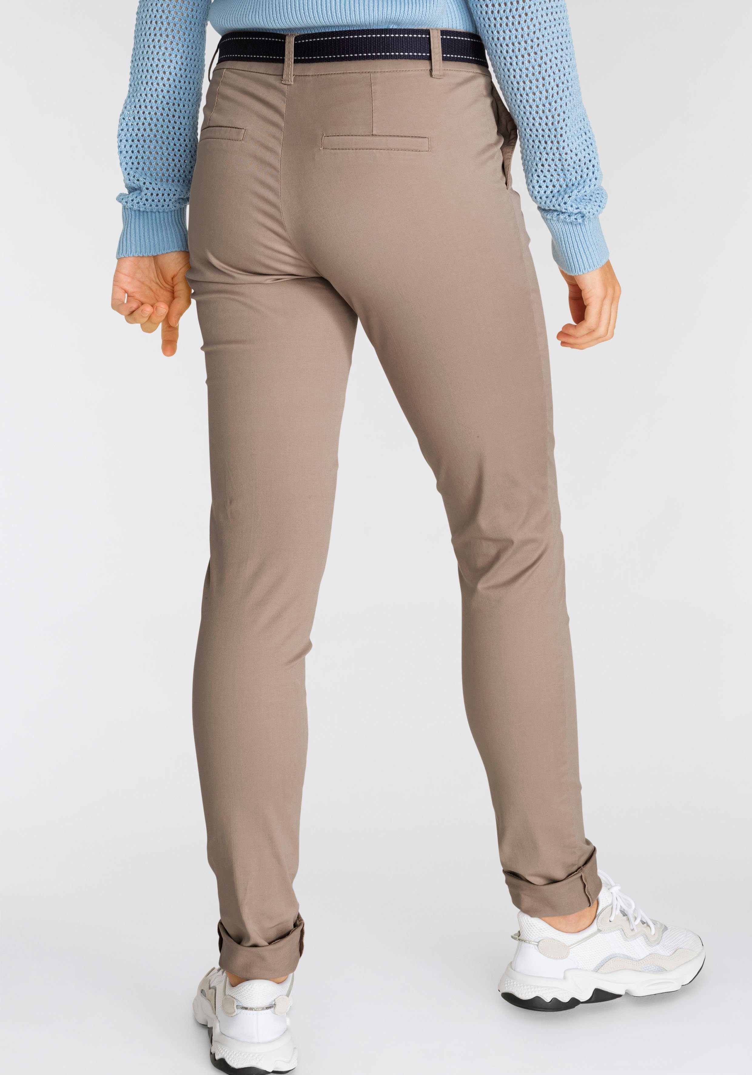 AJC Chinohose (2-tlg) in lässiger Form mit konstrastfarbendem Gürtel