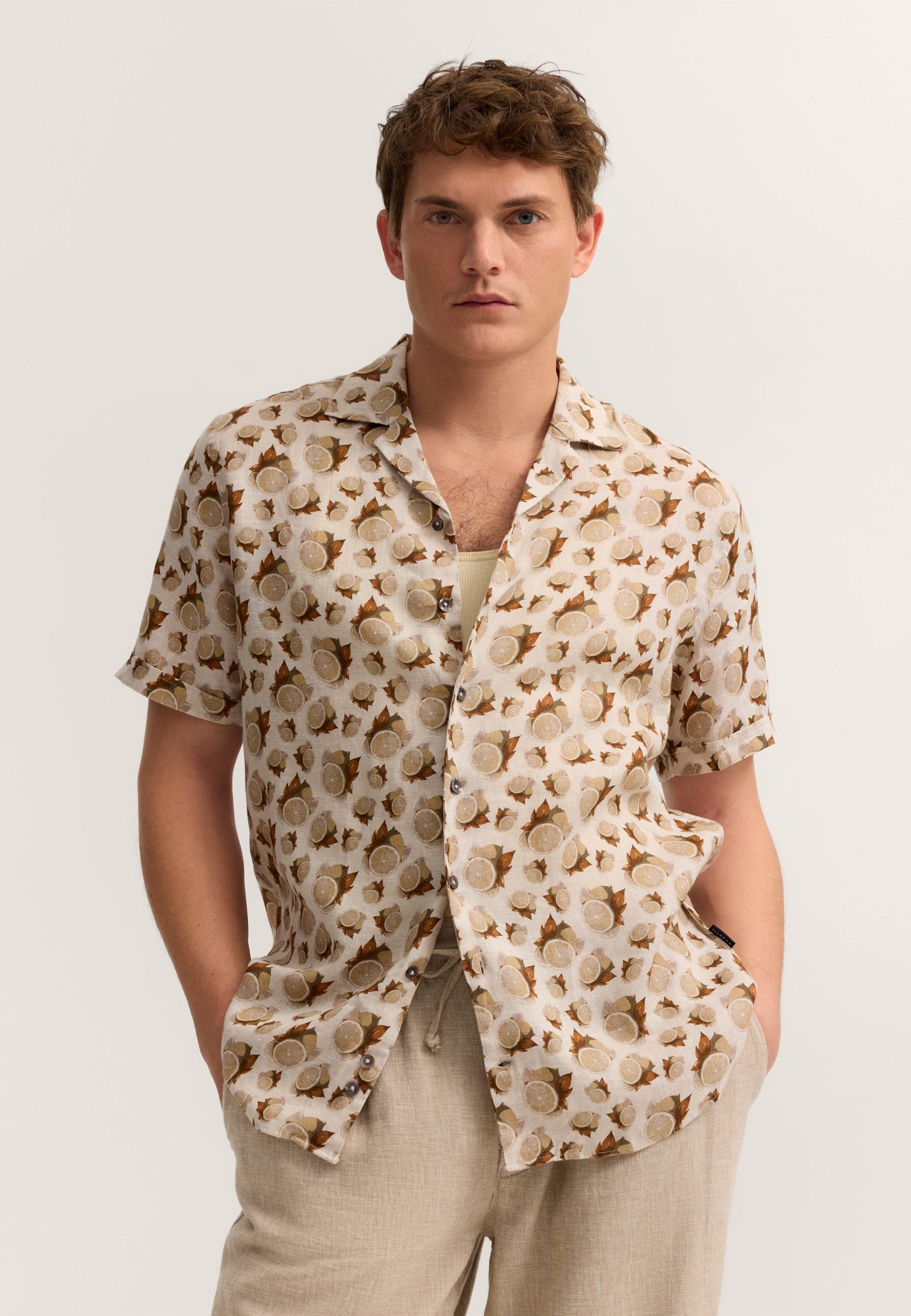 bugatti Kurzarmhemd Modern Fit mit einem Print