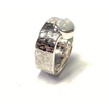 Edelschmiede925 Silberring Silberring 925 Unikat Opal (synth) Cabochon oval strukturierte Schiene