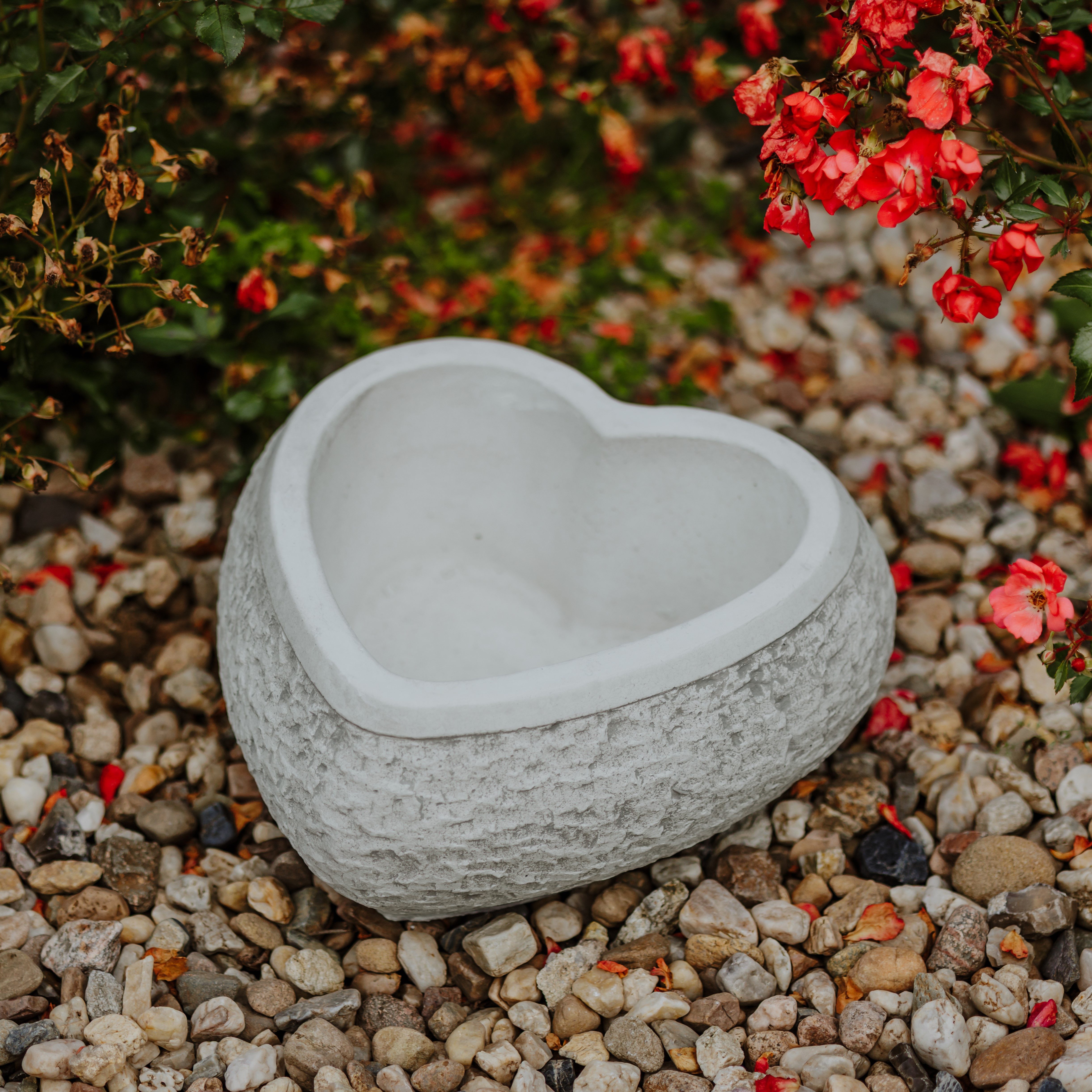 gartendekoparadies.de Pflanzschale Blumenschale in Herzform Pflanzgefäß, H. 13 cm, 3 Liter, 11 kg, Frostsicher