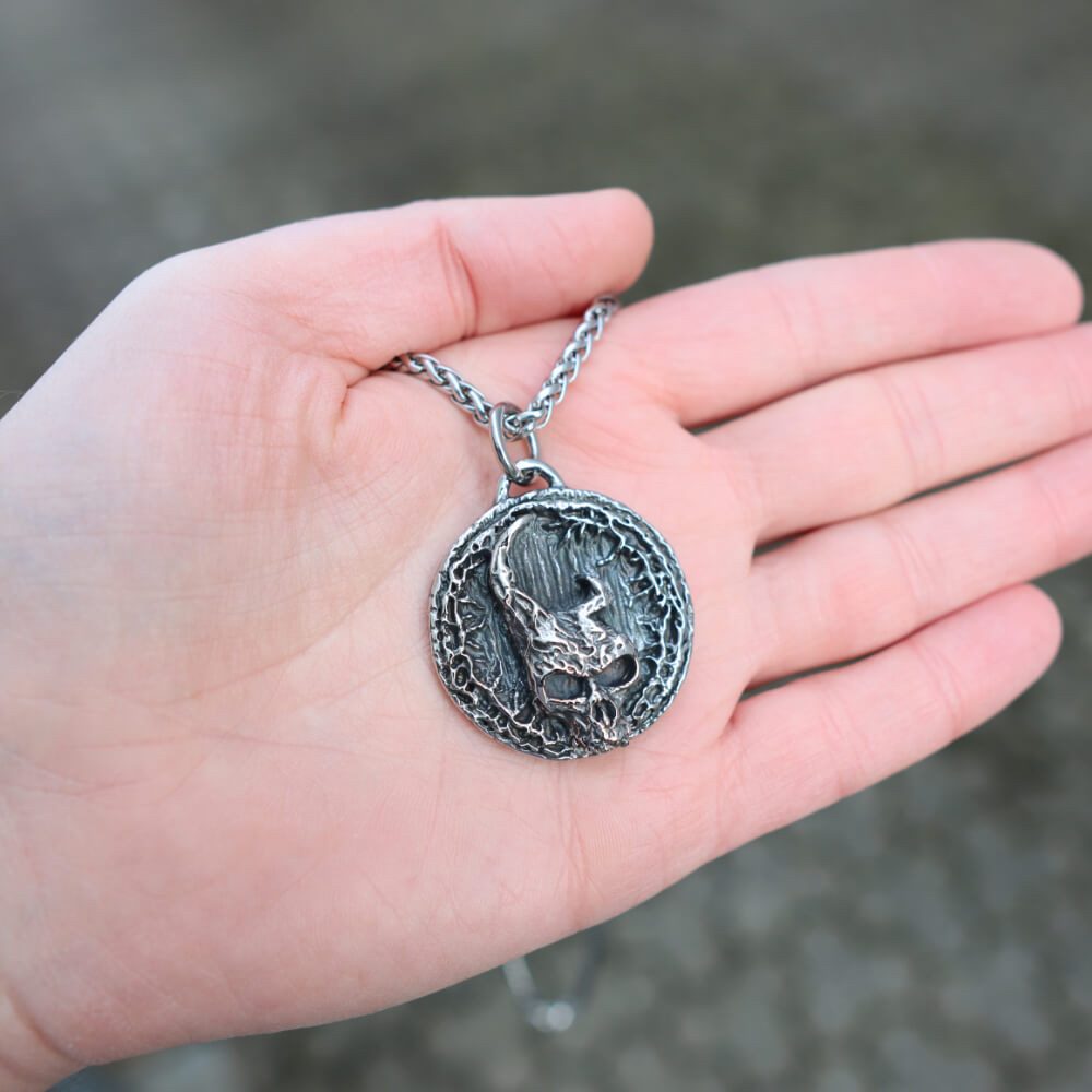 DALMARO Kette mit Anhänger Lederkette Edelstahlkette 316L GOTHIC AMULETT, Herren Halskette Biker / Wikinger Kette - Schmuckbox