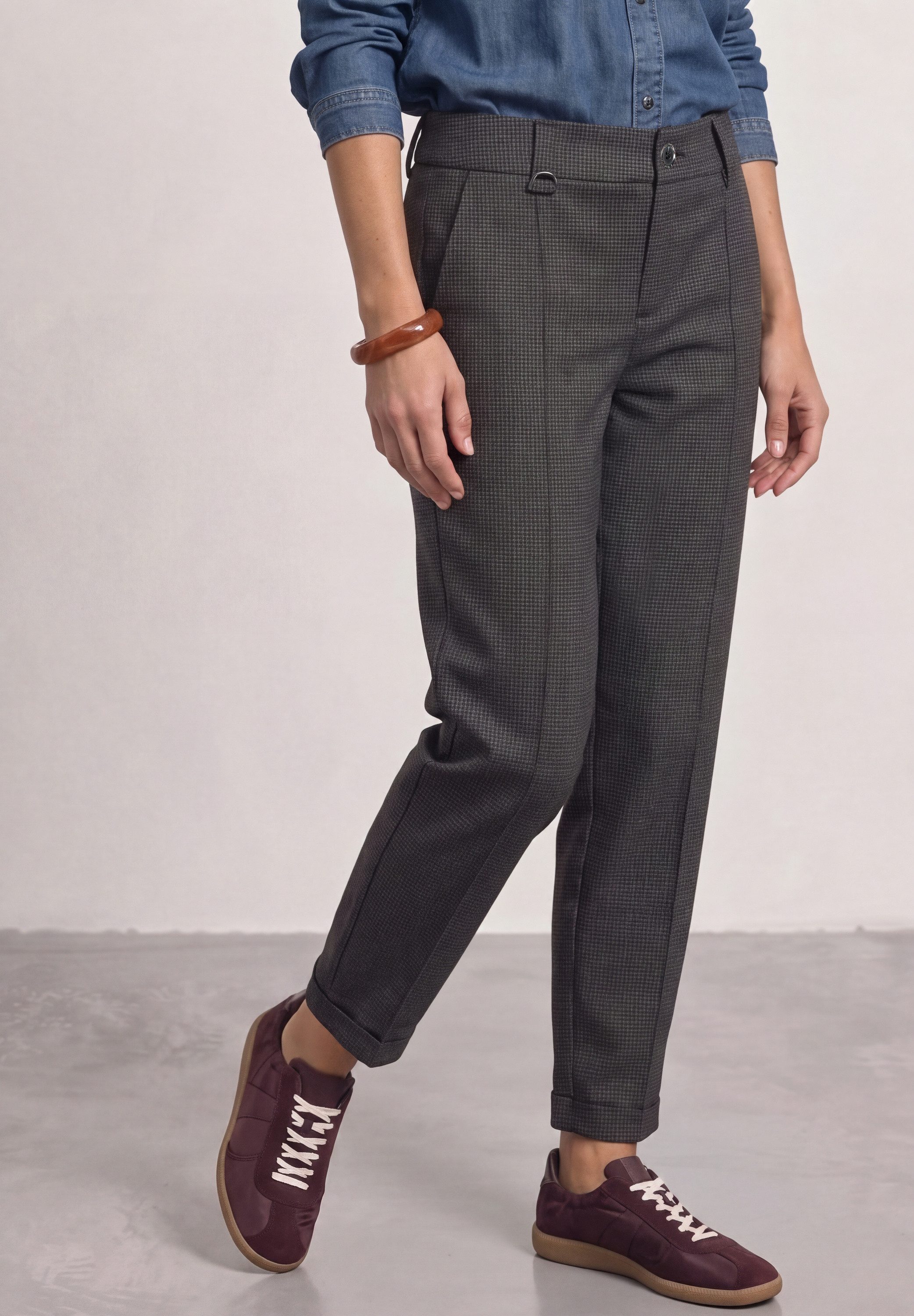 STREET ONE Chinohose im Casual Fit und mit Minimalmuster