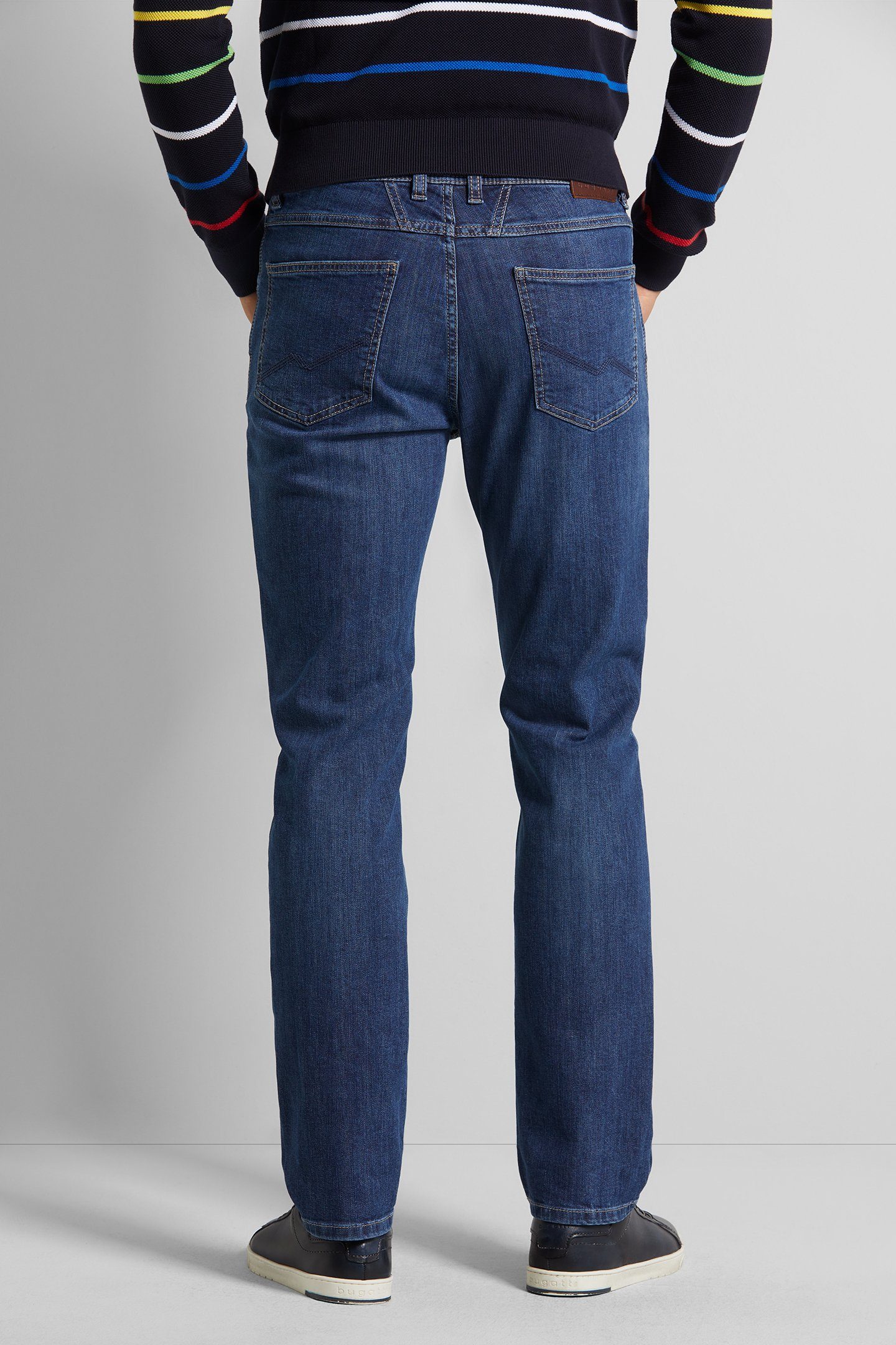 bugatti 5-Pocket-Jeans mit einem leichten Used-Look günstig online kaufen