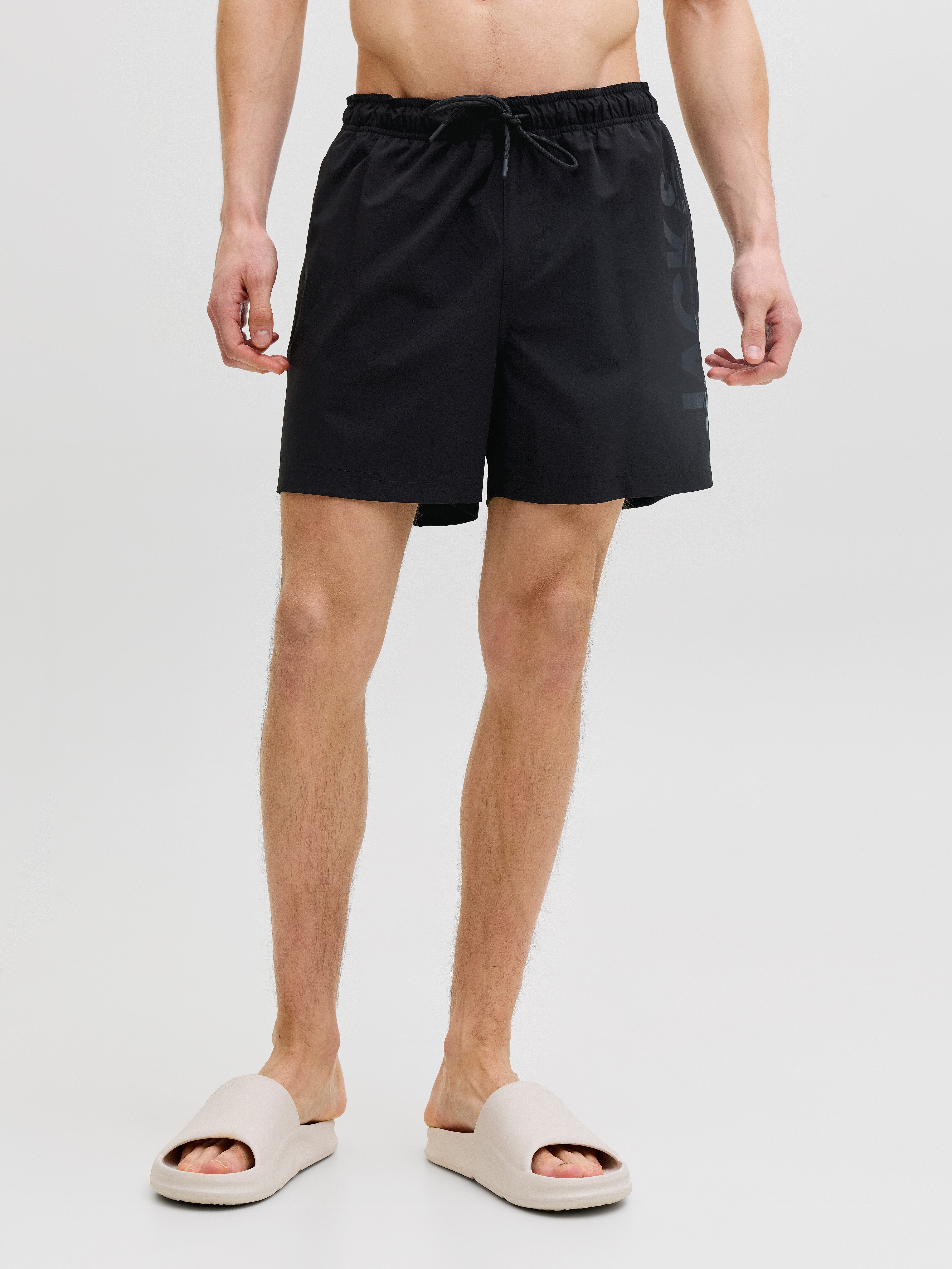 Jack & Jones Badeshorts JPSTMAUI WAVE LOGO SWIM SHORTS SN Kunstfaser, normal geschniten