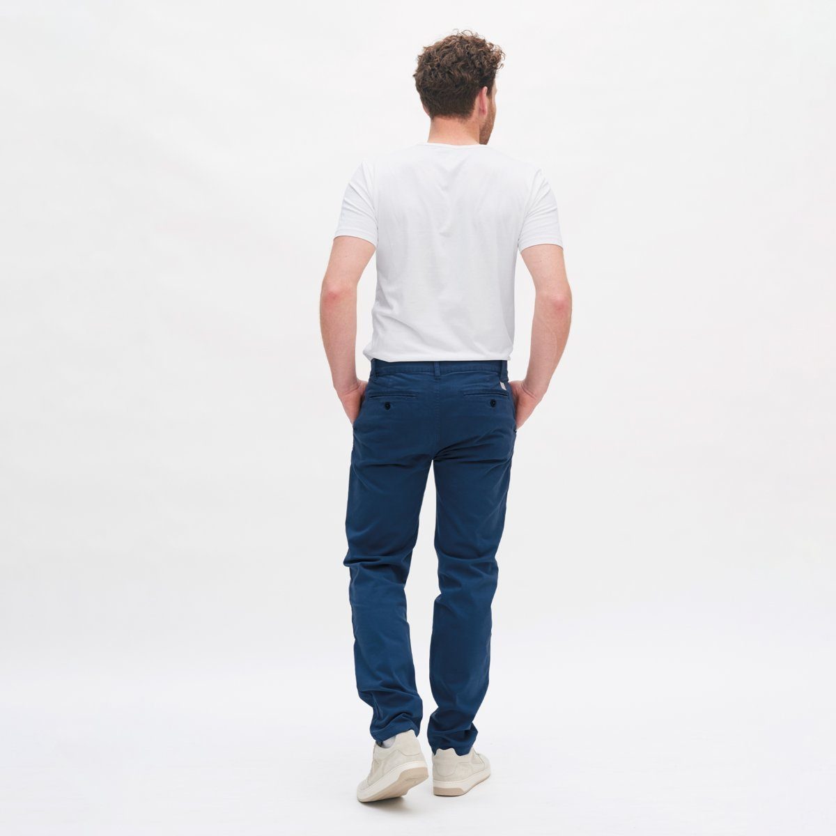 LIVING CRAFTS Bequeme Jeans Bio-Baumwolle Nordic Herren-Chinos Vielseitig aus kombinierbare Elasthan Fjord mit NORIK