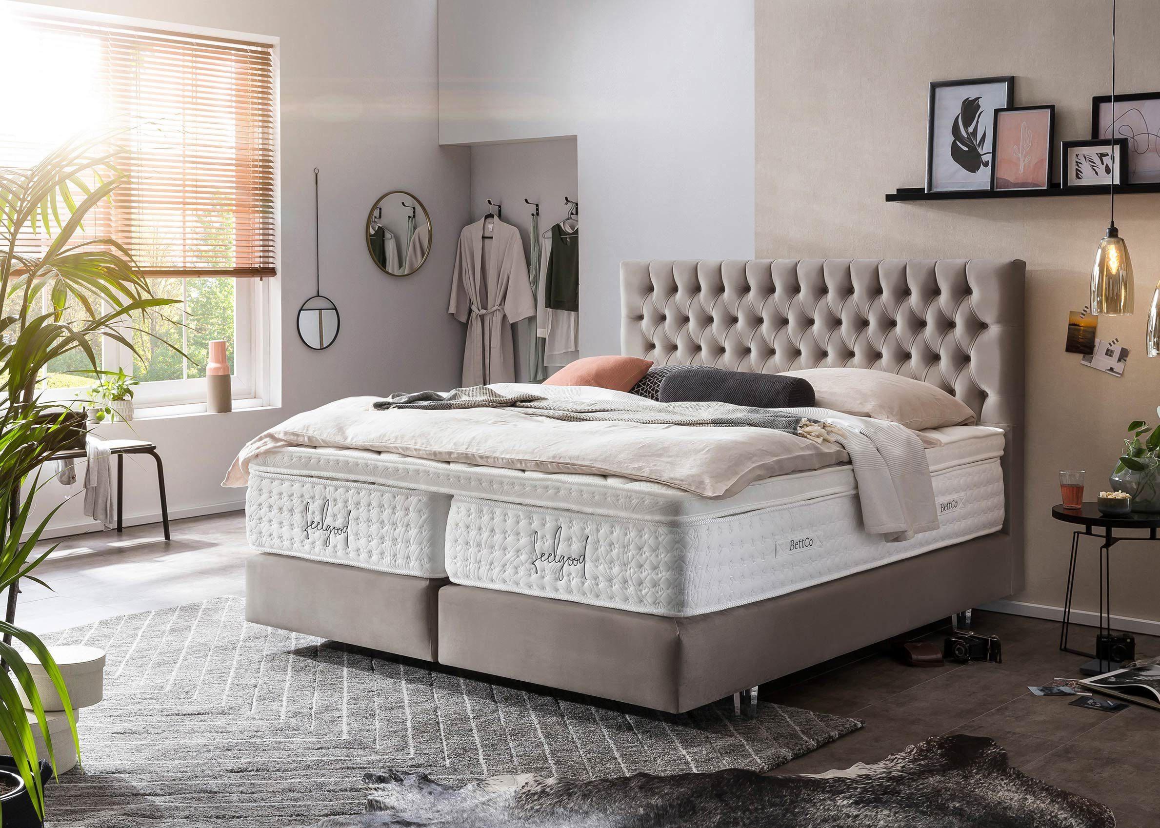 BettCo Boxspringbett Vegas + Taupe 7-St., x (140 Velours), Topper, in cm, 200 optionaler Chesterfield Design Acryl-Füße Glas-Optik