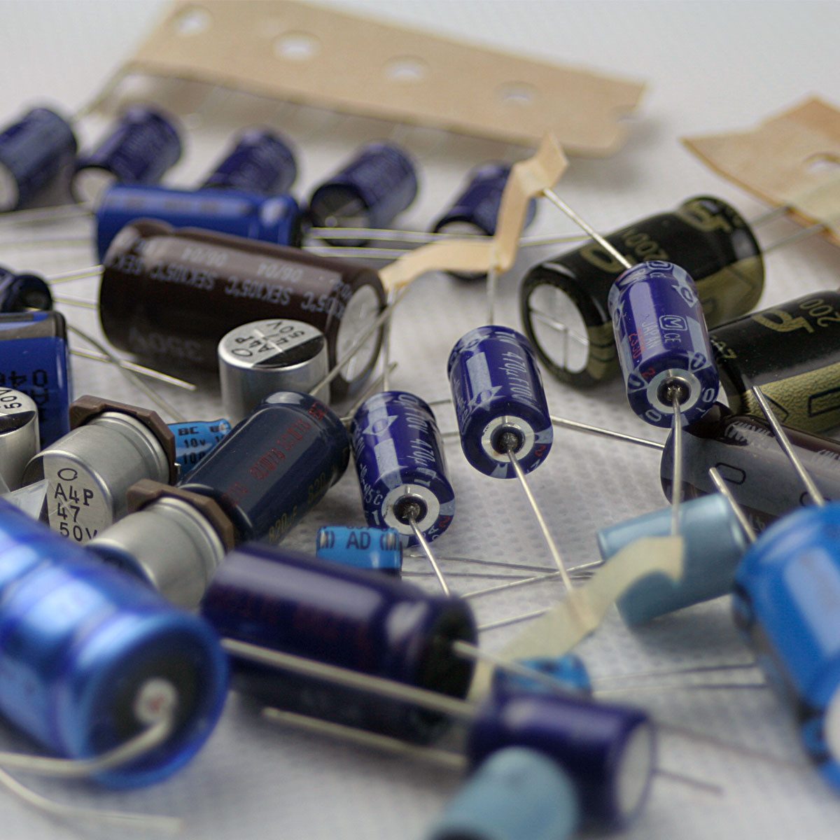 Kemo Modellbausatz Sortiment Elektrolytkondensatoren ca. 50 Stk