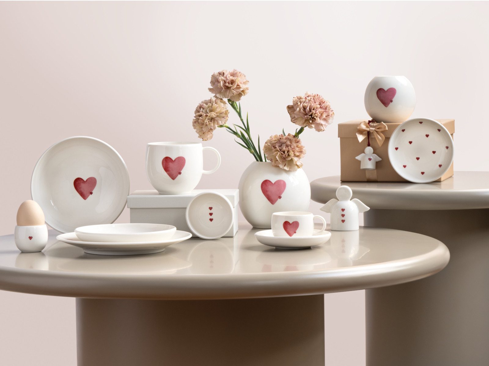 like. by Villeroy & Boch Dekofigur With Love Schutzengel Sending Love 7,5cm – Bild 4 von 5