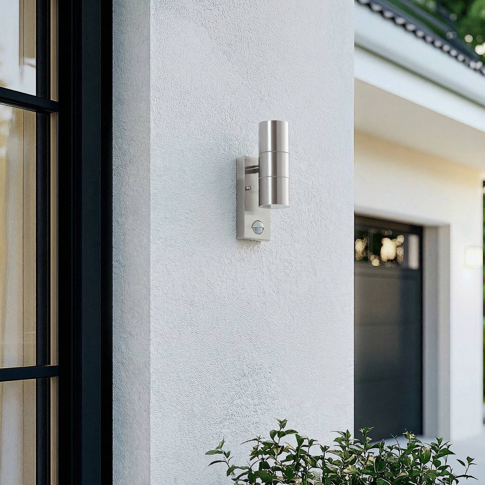 Lindby Außen-Wandleuchte Eyrin, Edelstahl Alu IP44mit Bewegungsmelder, 2 x 7,5 W LED