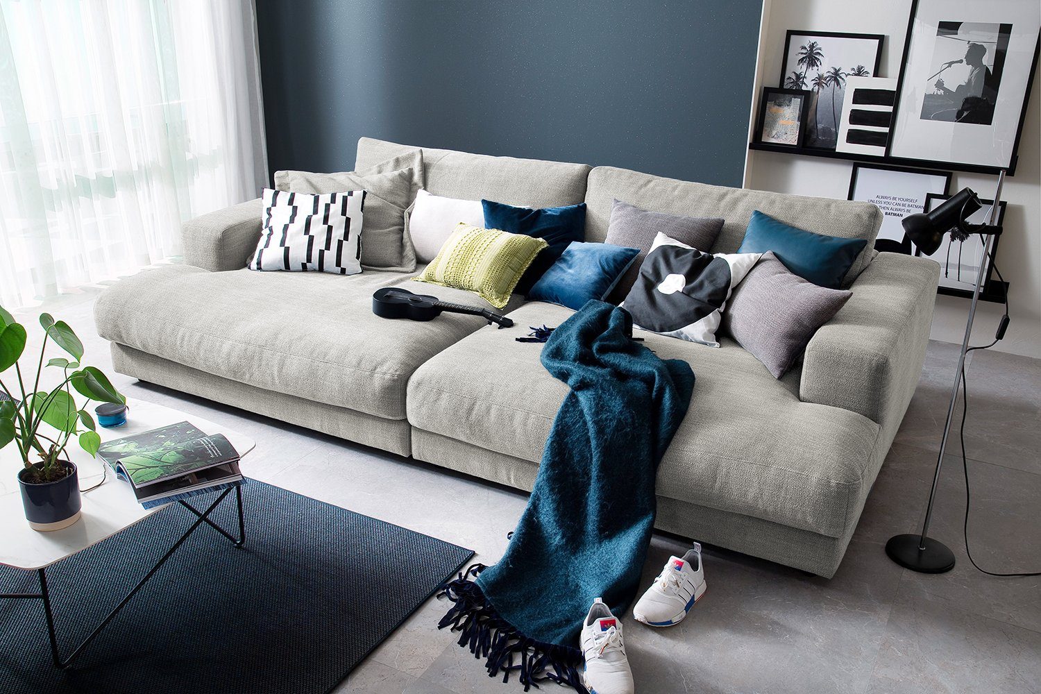 Farben Stoff Sofa MADELINE, Cord verschiedene KAWOLA Big-Sofa od.
