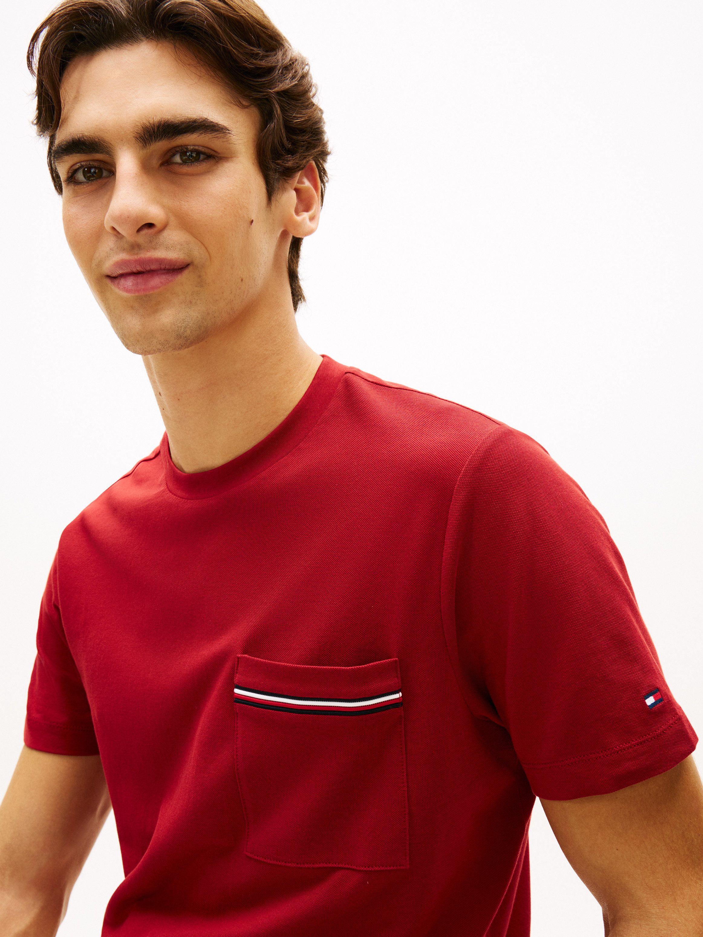 Tommy Hilfiger T-Shirt GLOBAL STRIPE PIQUE POCKET Regular fit mit Brusttasche