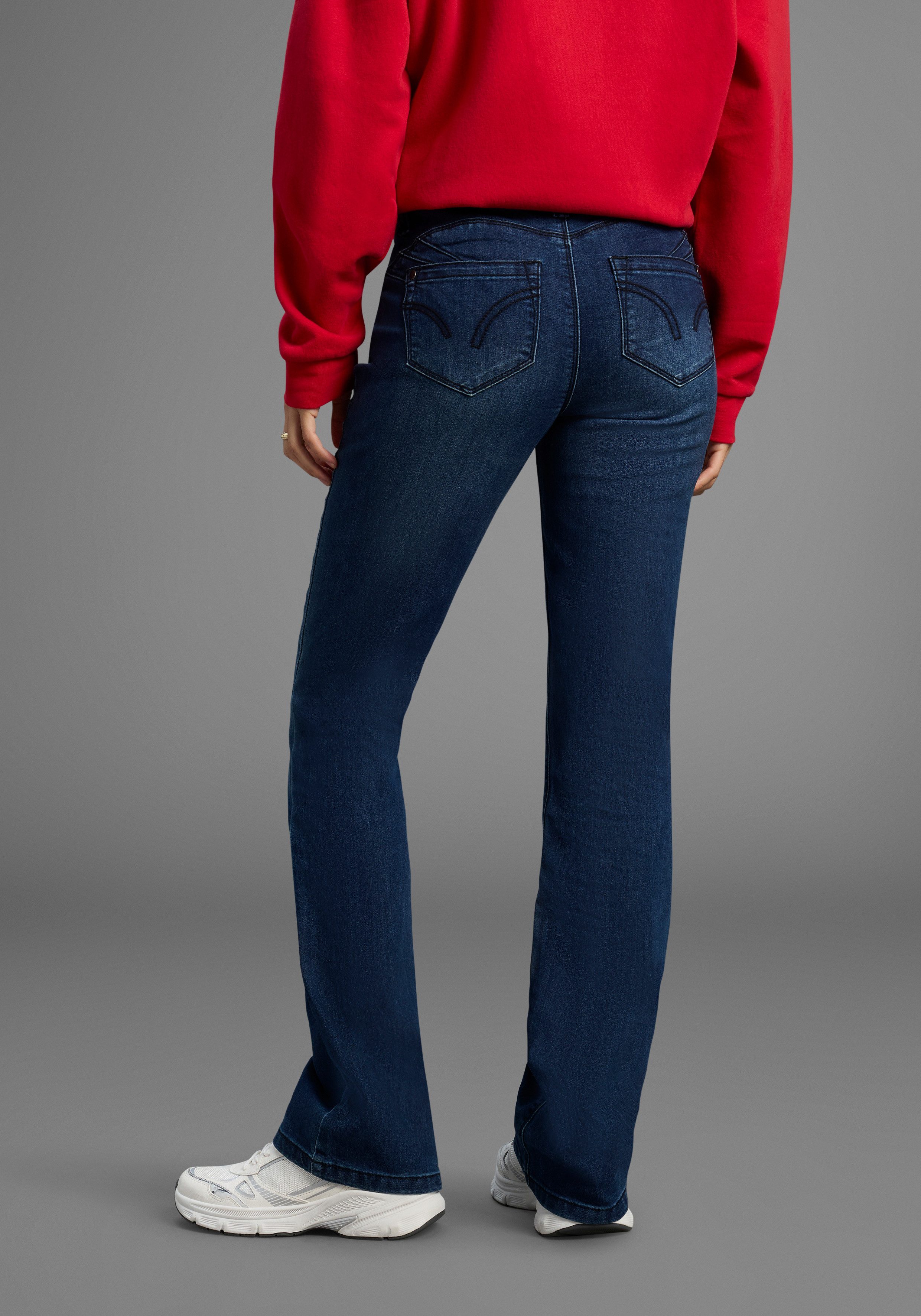 Arizona Bootcut-Jeans Shaping bootcut, Kontrastnähte, Used-Look-Waschung, niedrige Leibhöhe