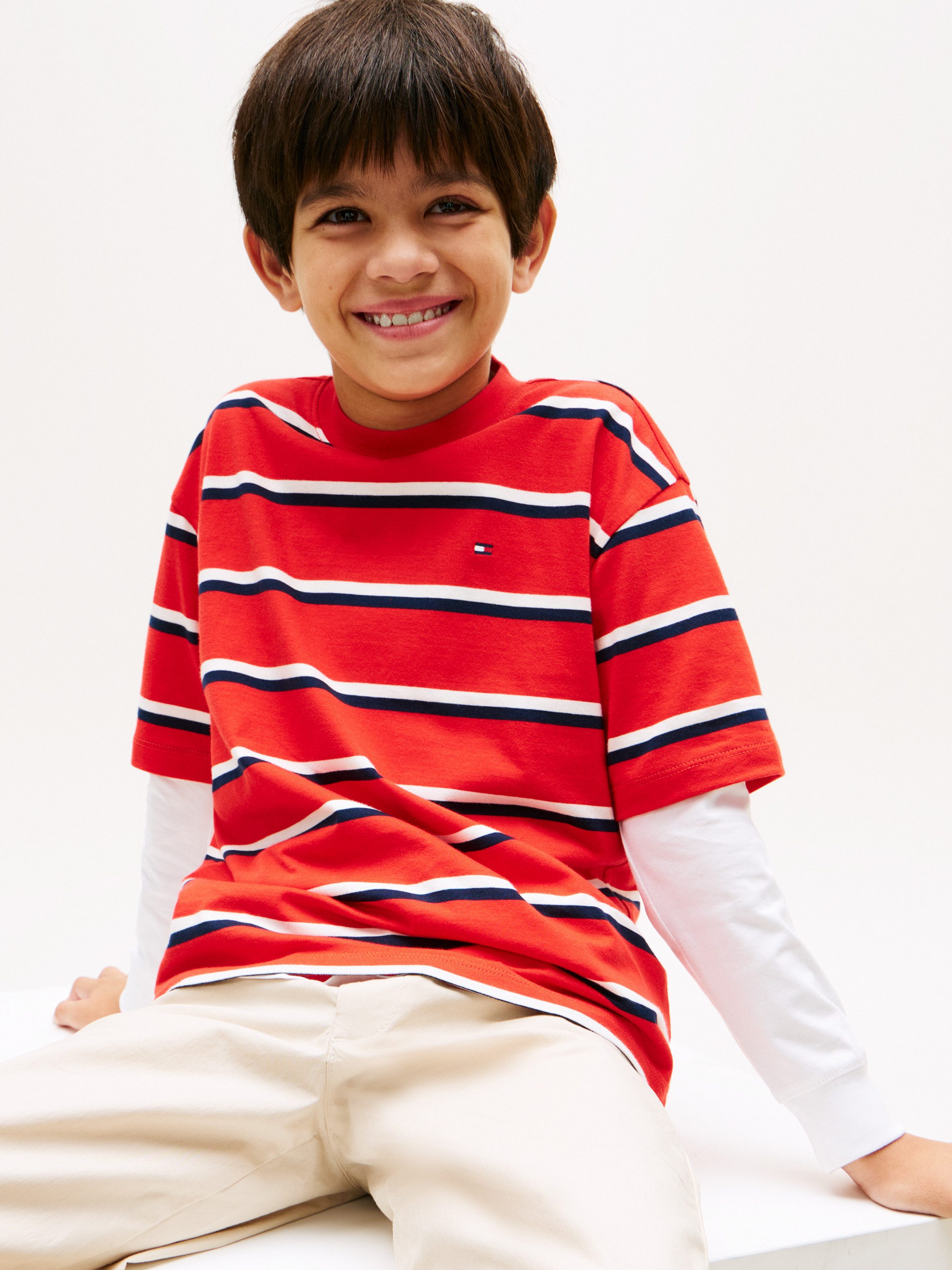 Tommy Hilfiger T-Shirt ESSENTIAL ARCHIVE FIT TEE SS Kinder bis 16 Jahre, Rundhals, Logostickerei