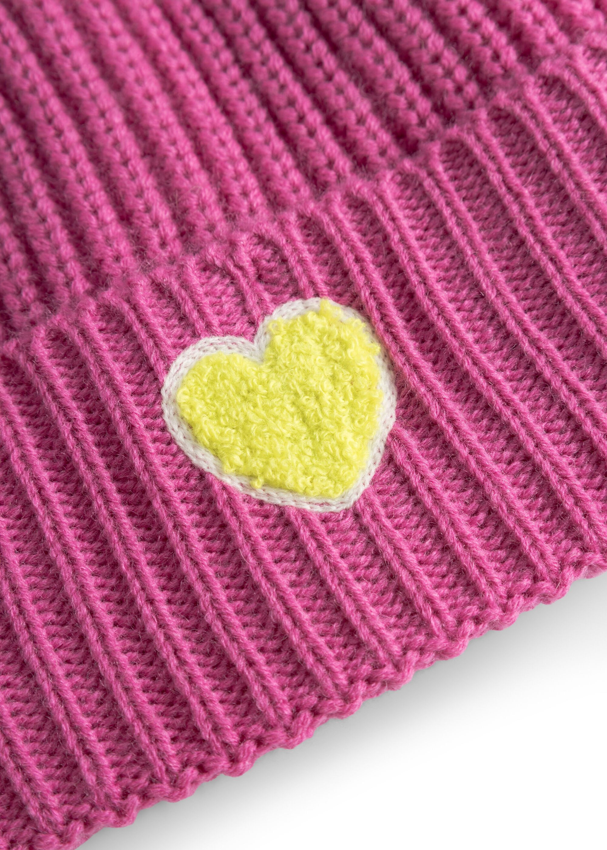 Codello Strickmütze (1-St) mit einem „Herz“-Stickerei in Teddy-Optik günstig online kaufen