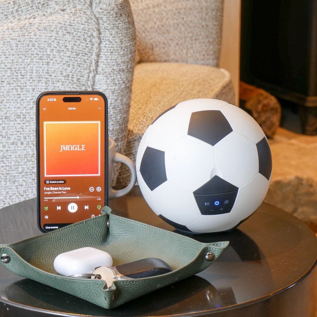 suebidou Dekoobjekt Fußball Dekoobjekt Football Bluetooth-Lautsprecher, nachhaltig, kreativ
