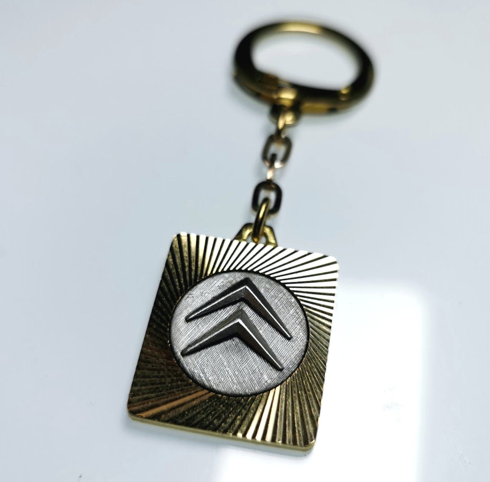 HR Autocomfort Schlüsselanhänger CITROEN Logo Schlüsselanhänger Metall  original aus 1959 Diamantschliff Lüfterrad | Schlüsselanhänger