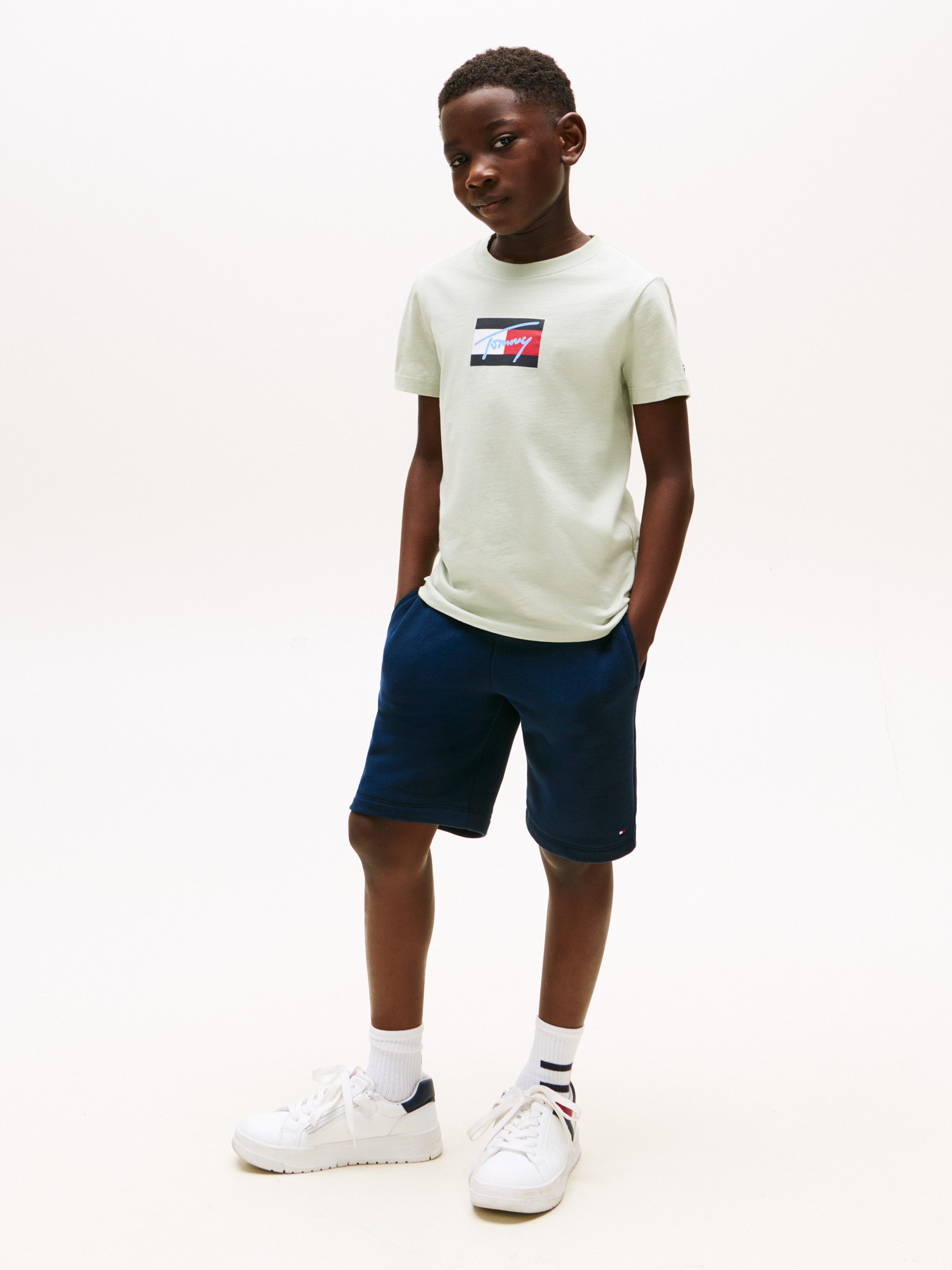 Tommy Hilfiger T-Shirt TOMMY SCRIPT FLAG PRINT TEE SS für Kinder bis 16 Jahre, mit Logo-Print