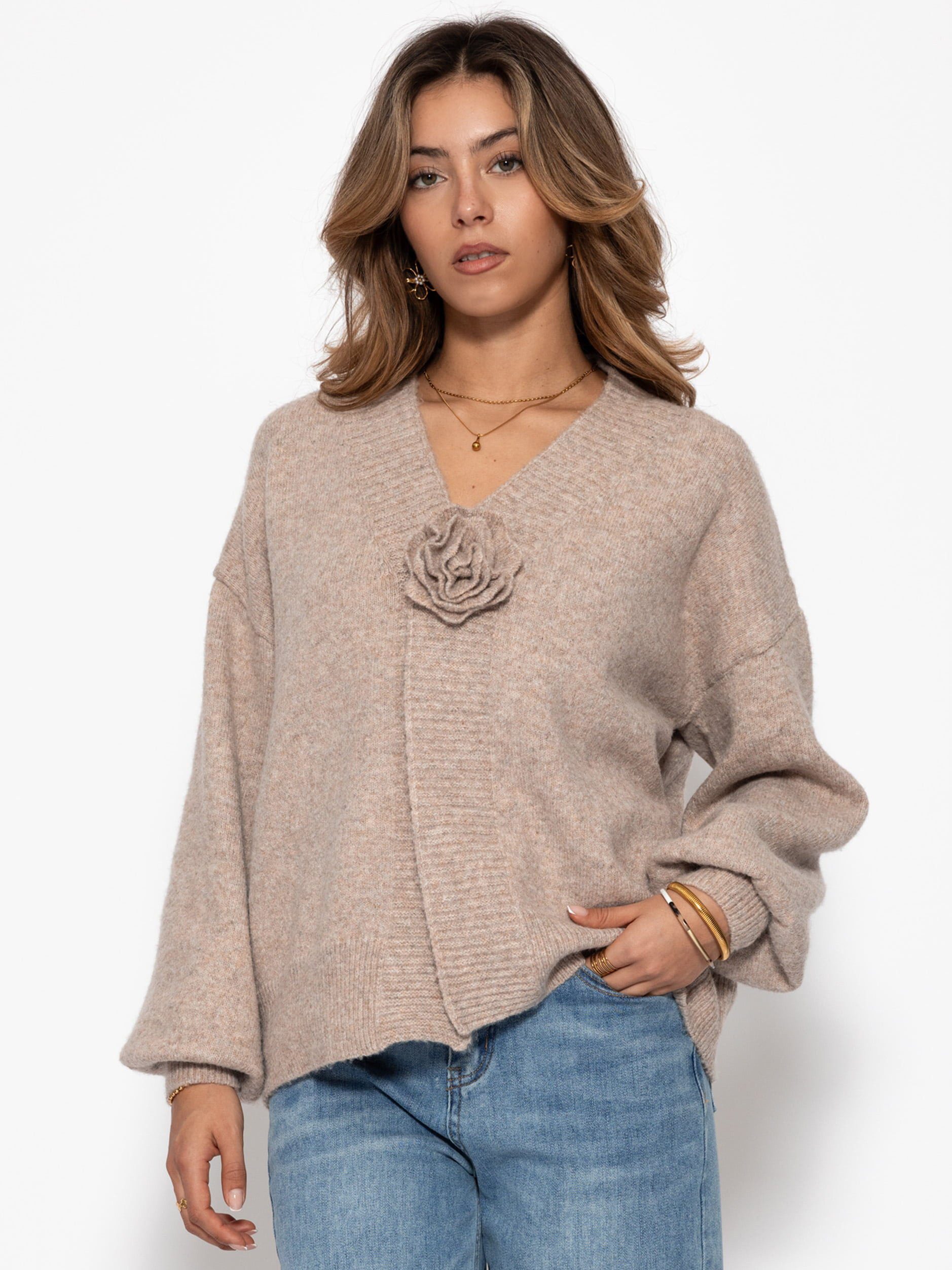 SASSYCLASSY Cardigan Strickjacke mit Blumenapplikation für Damen Femininer Cardigan aus softem Strick mit V-Ausschnitt und Ballonärmel