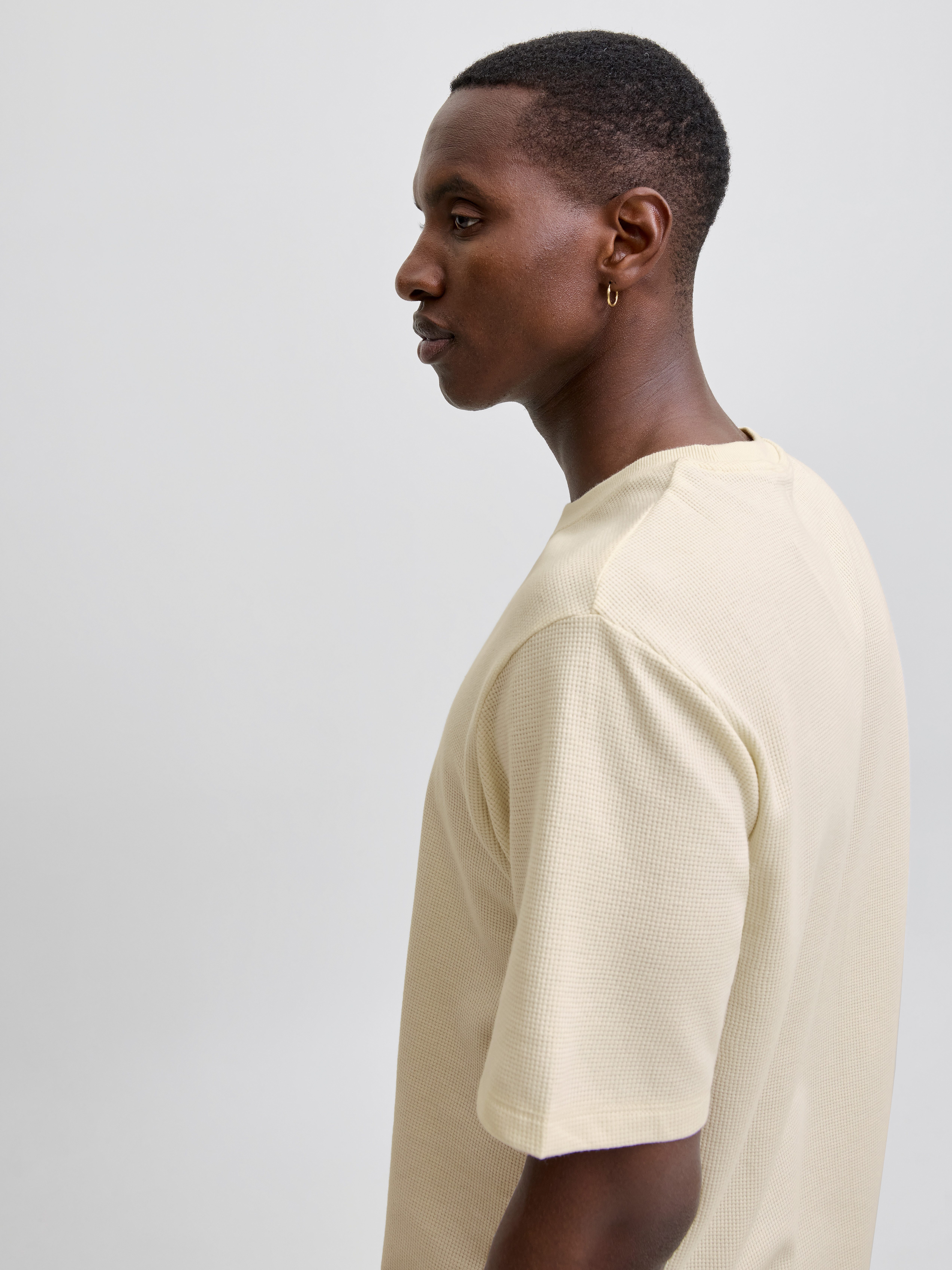 Jack & Jones Rundhalsshirt JJEAUSTIN TEE SS NOOS Materialmix, relaxed fit – Bild 4 von 5