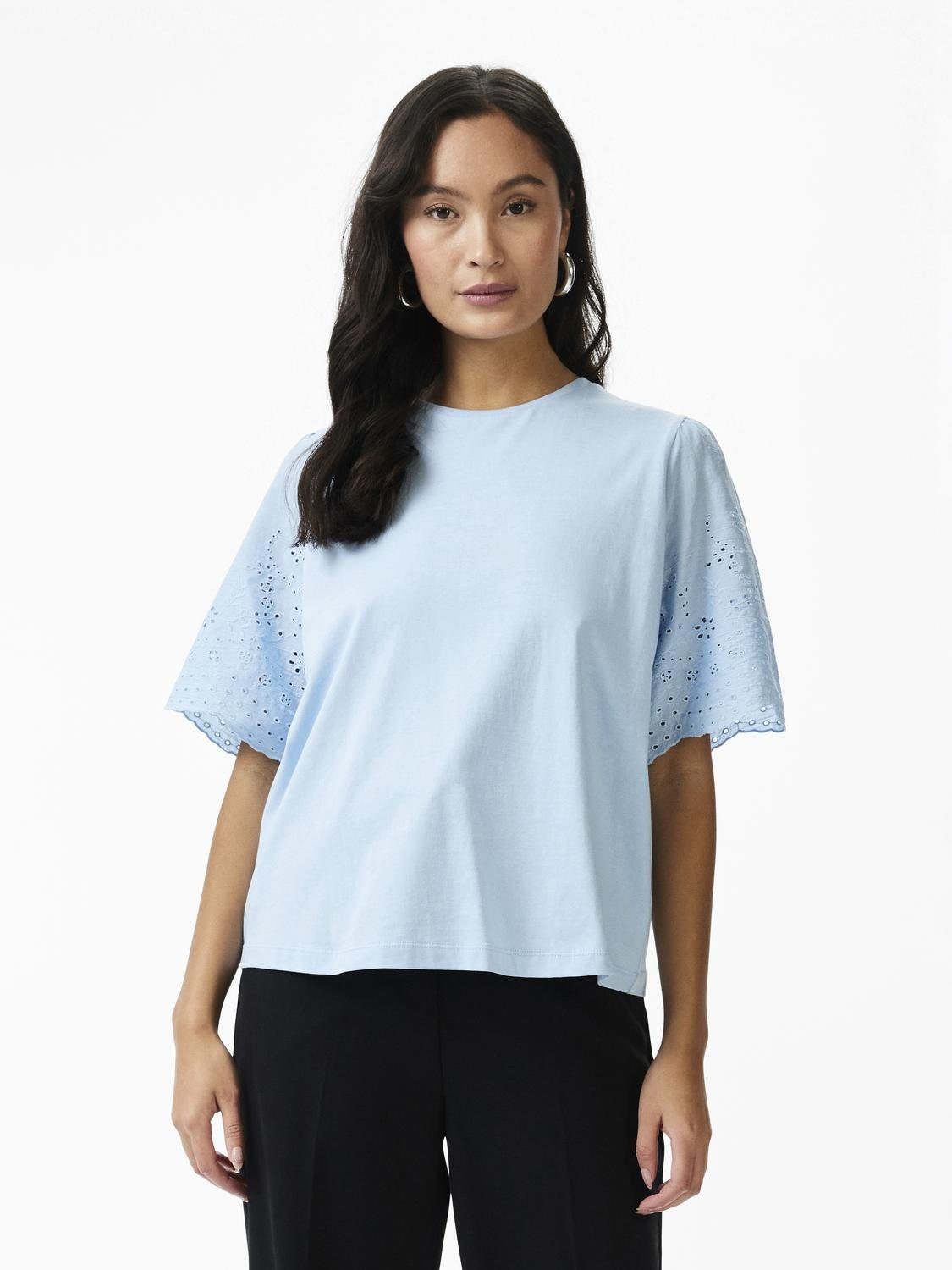 Y.A.S Kurzarmshirt YASLEX SS TOP W. EMB SLEEVES S. NOOS mit Lochstickerei günstig online kaufen