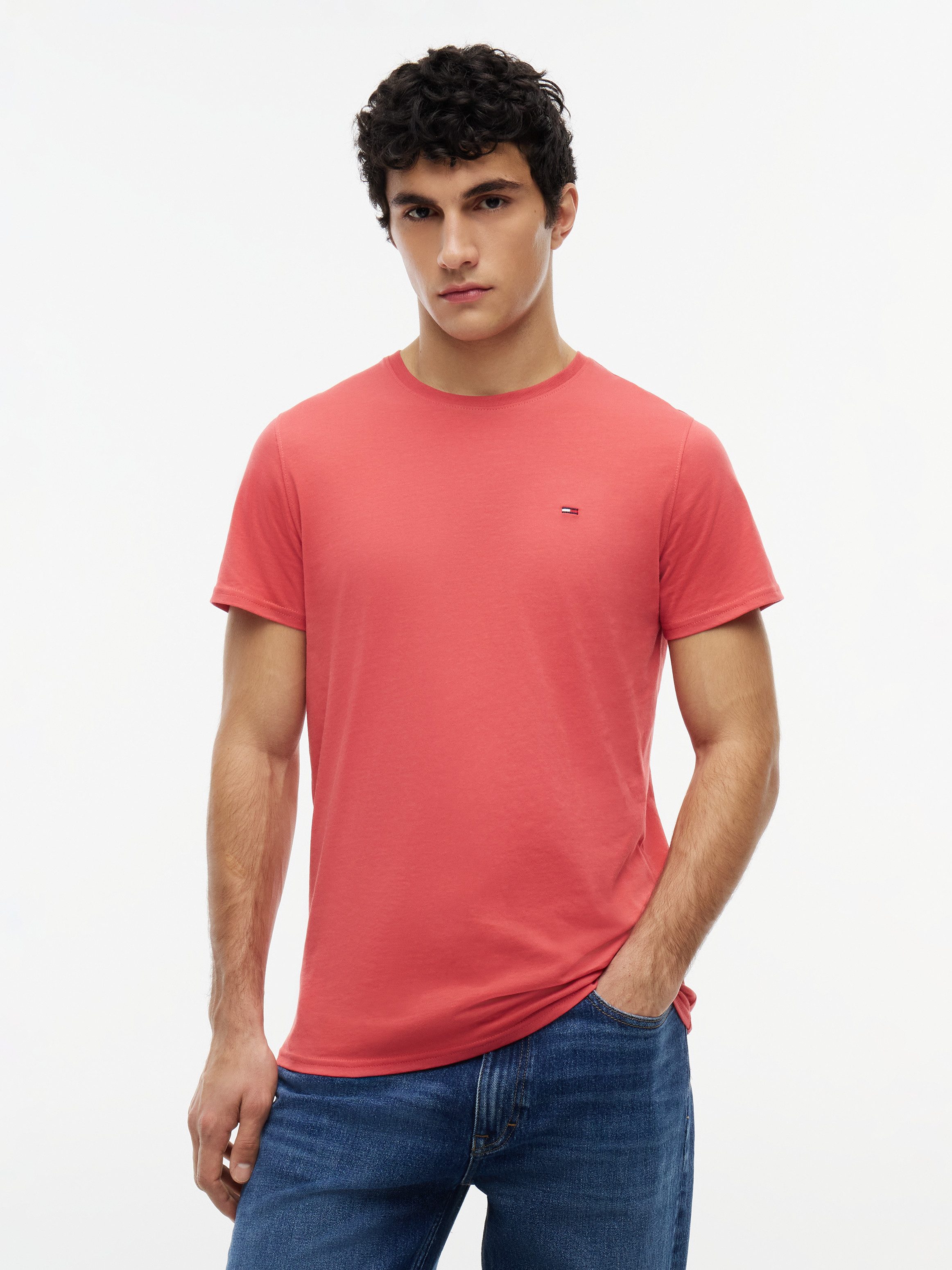 Tommy Jeans T-Shirt TJM ESSENTIAL SOLID mit Rundhalsausschnitt und dezenter Logo-Flag