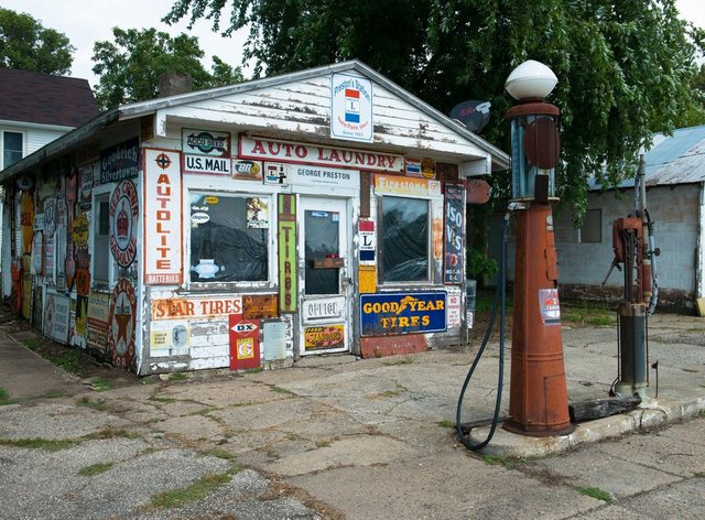 Papermoon Fototapete »Old Vintage Retro Gas Station«, glatt-Otto