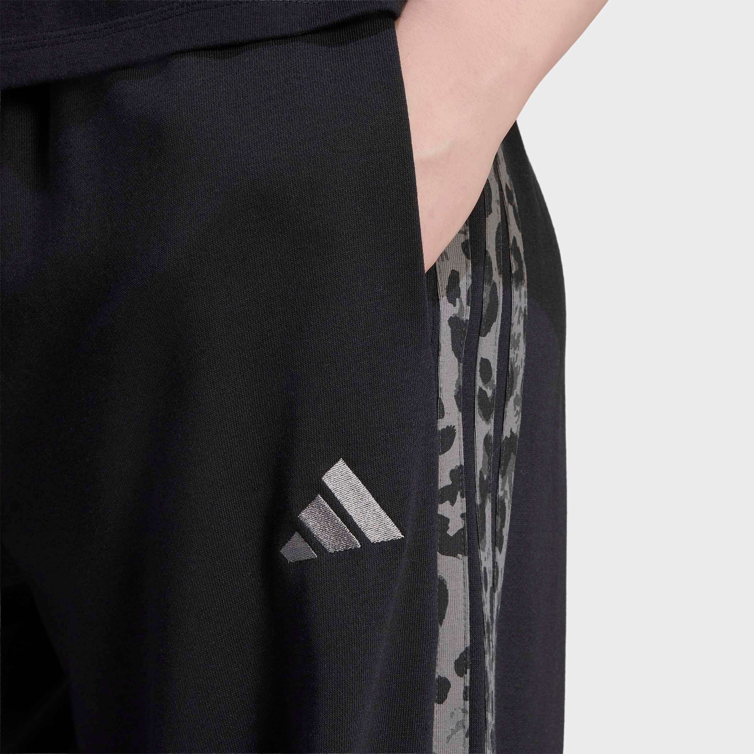 adidas Sportswear Sporthose SEASONAL ESSENTIALS, ANIMALPRINT