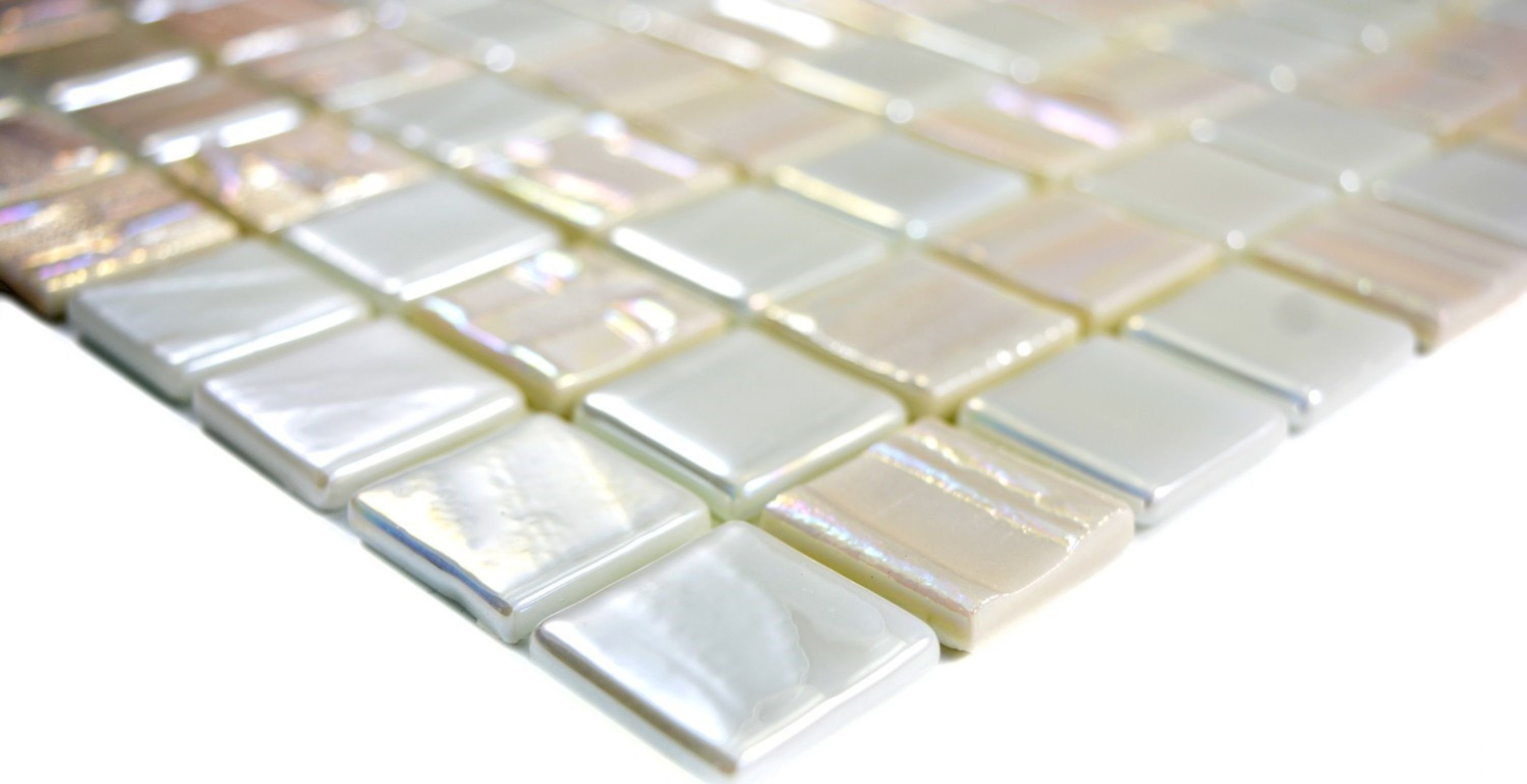 Mosani Mosaikfliesen Glasmosaik Nachhaltiger Wandbelag metallic weiss Recycling 3D