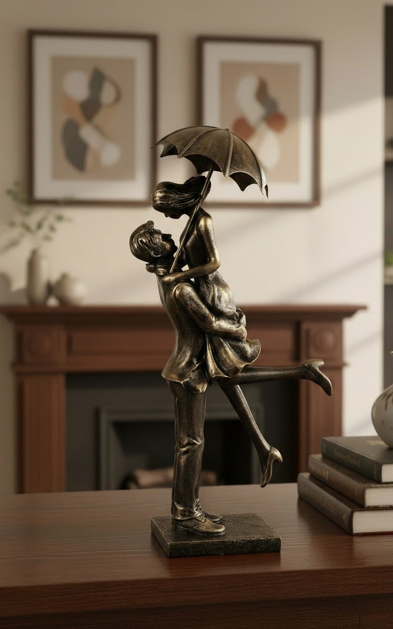 MF Skulptur Liebesmoment Skulptur Paar mit Regenschirm Polyresin Gold Schwarz (1 St)