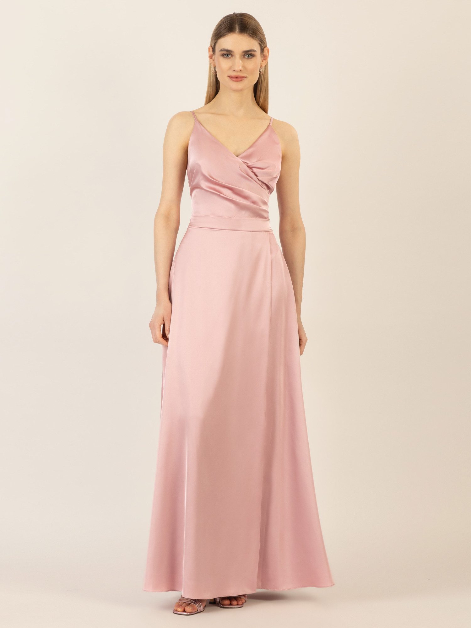 Apart Abendkleid mit Wickeleffekt