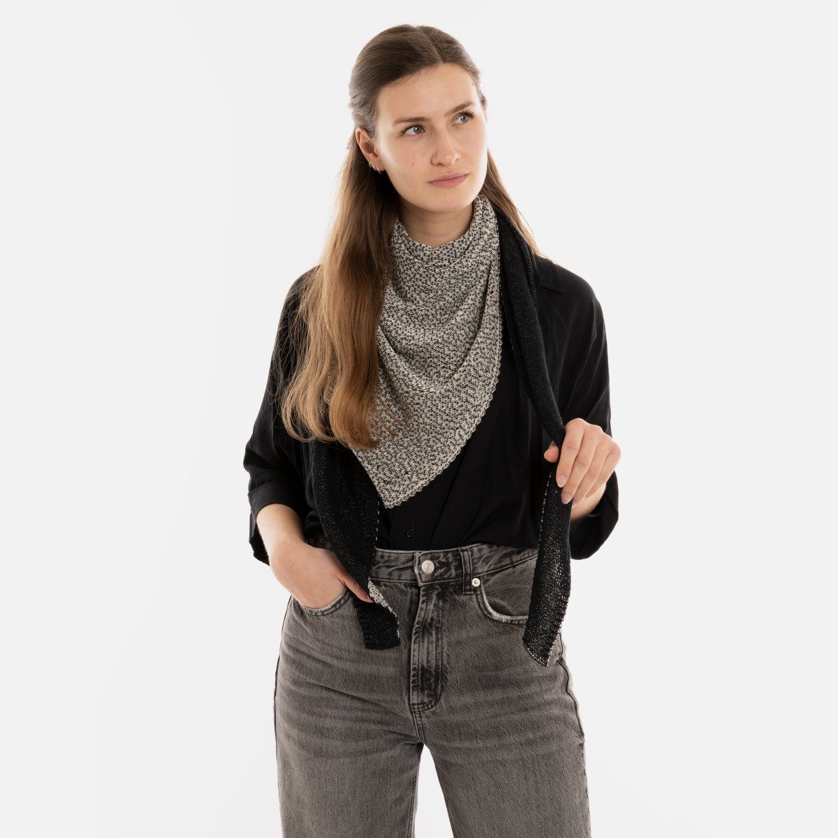 Knit Factory Strickschal Ella Dreiecksschal Ecru Schwarz One Size Mix, (Set, 1-St. Spar-Set), Schal Damen Herren set loop tücher schals winter Strick Mode herbst